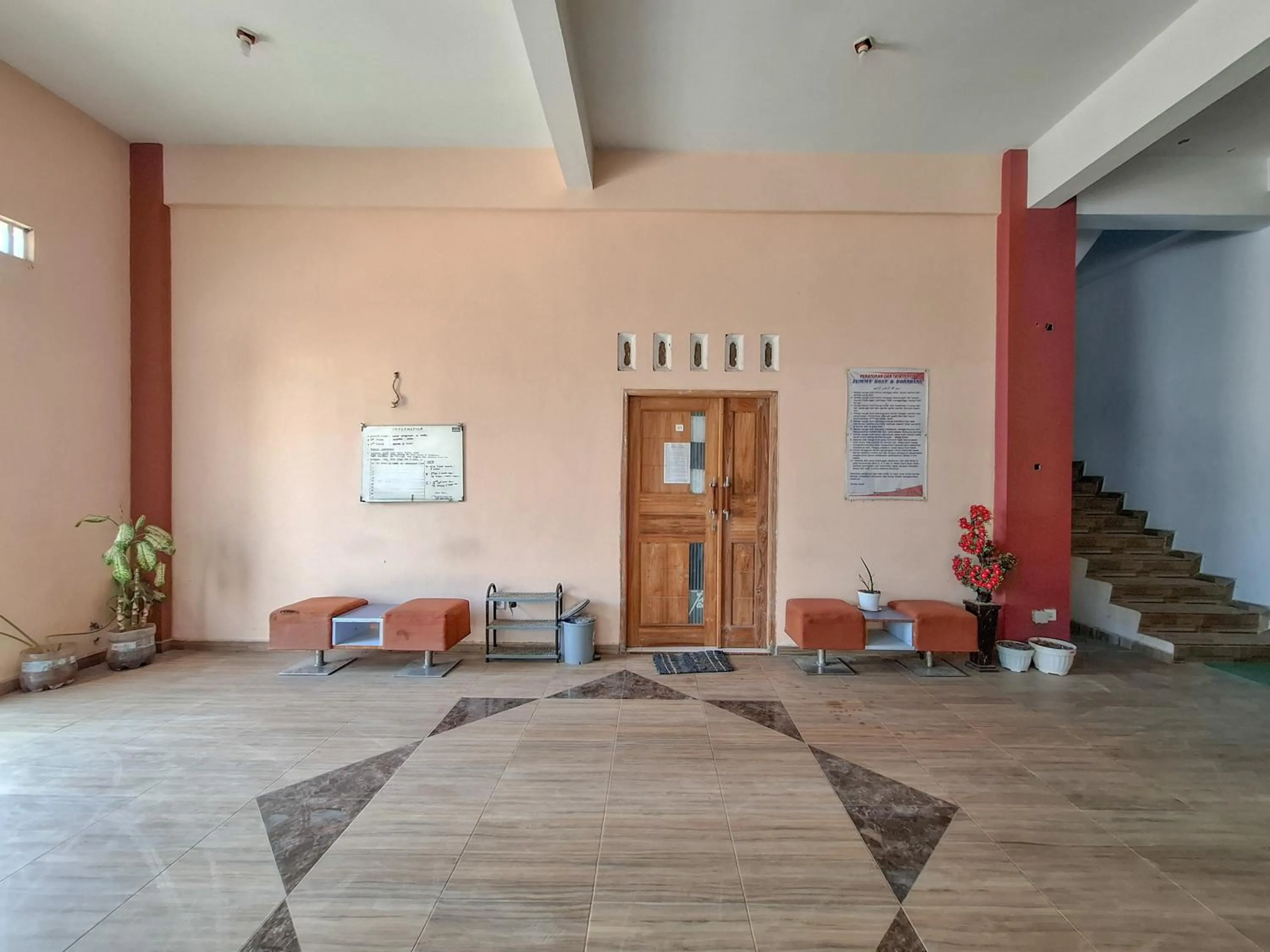 Seating area in Sekapuk Indah Guest House Syariah Gresik RedPartner