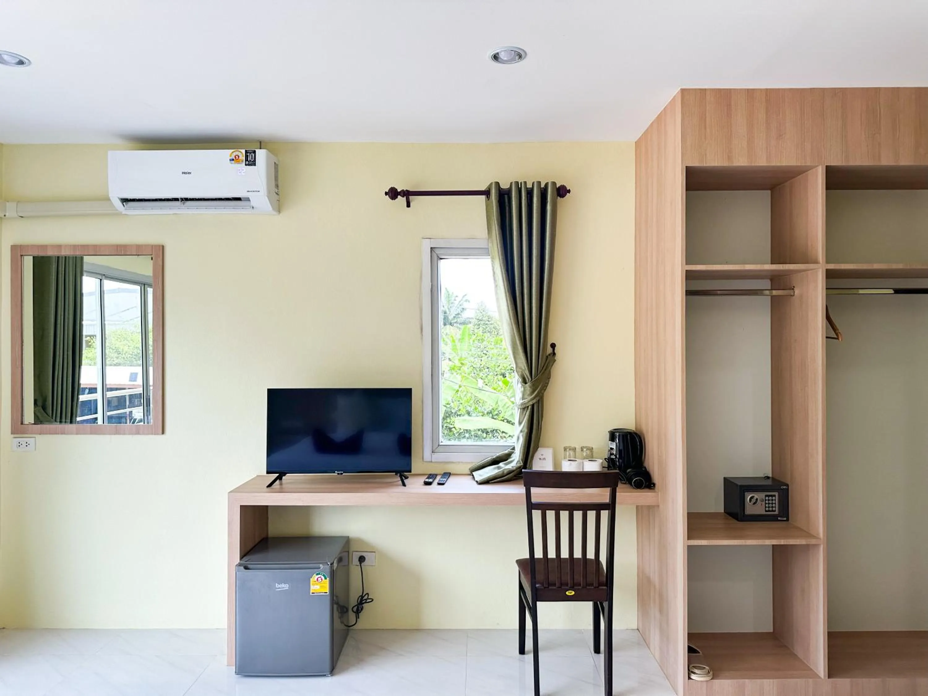 TV and multimedia in Nan's Aonang