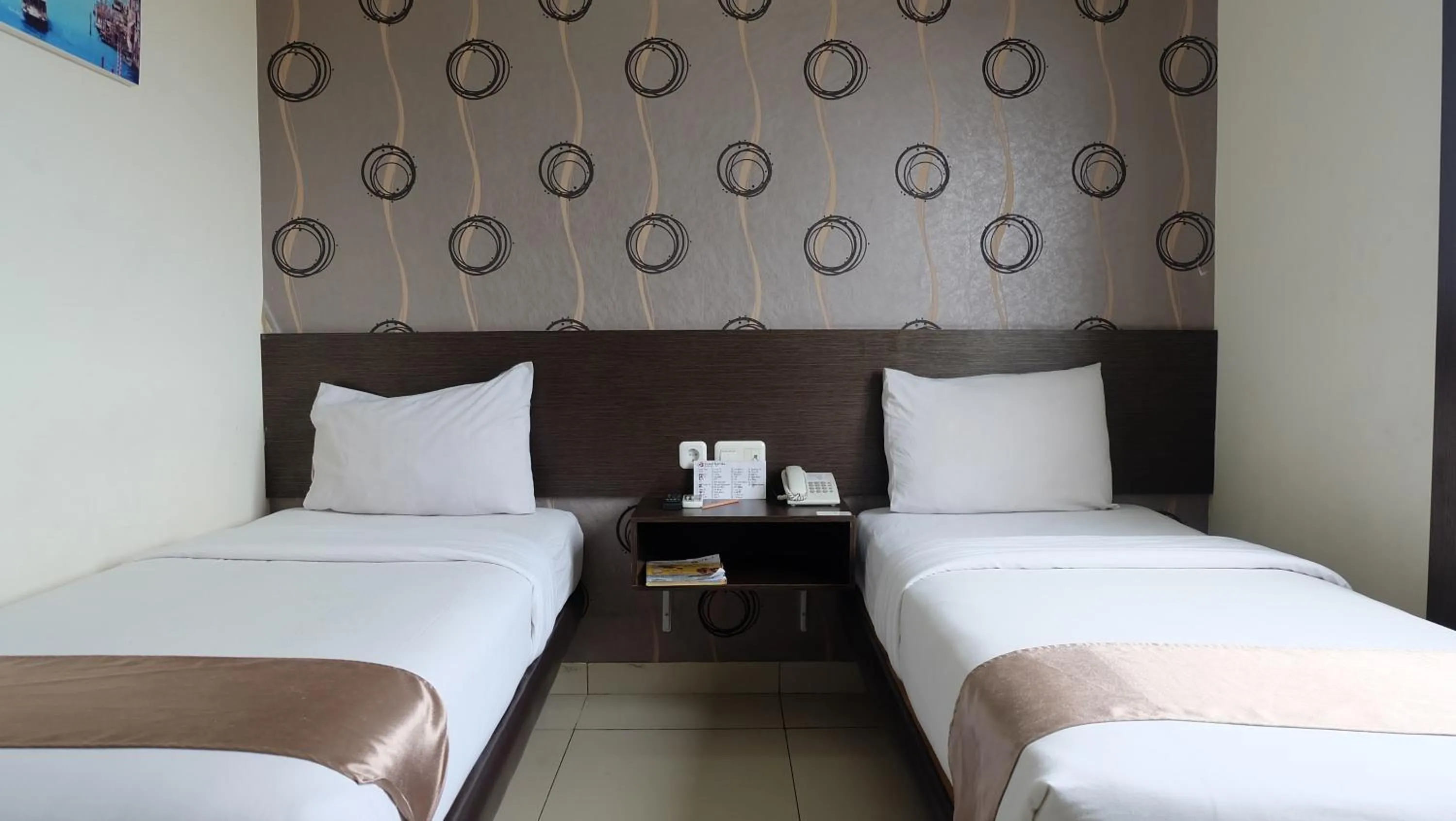 Bedroom, Bed in Hotel Grand Kartika