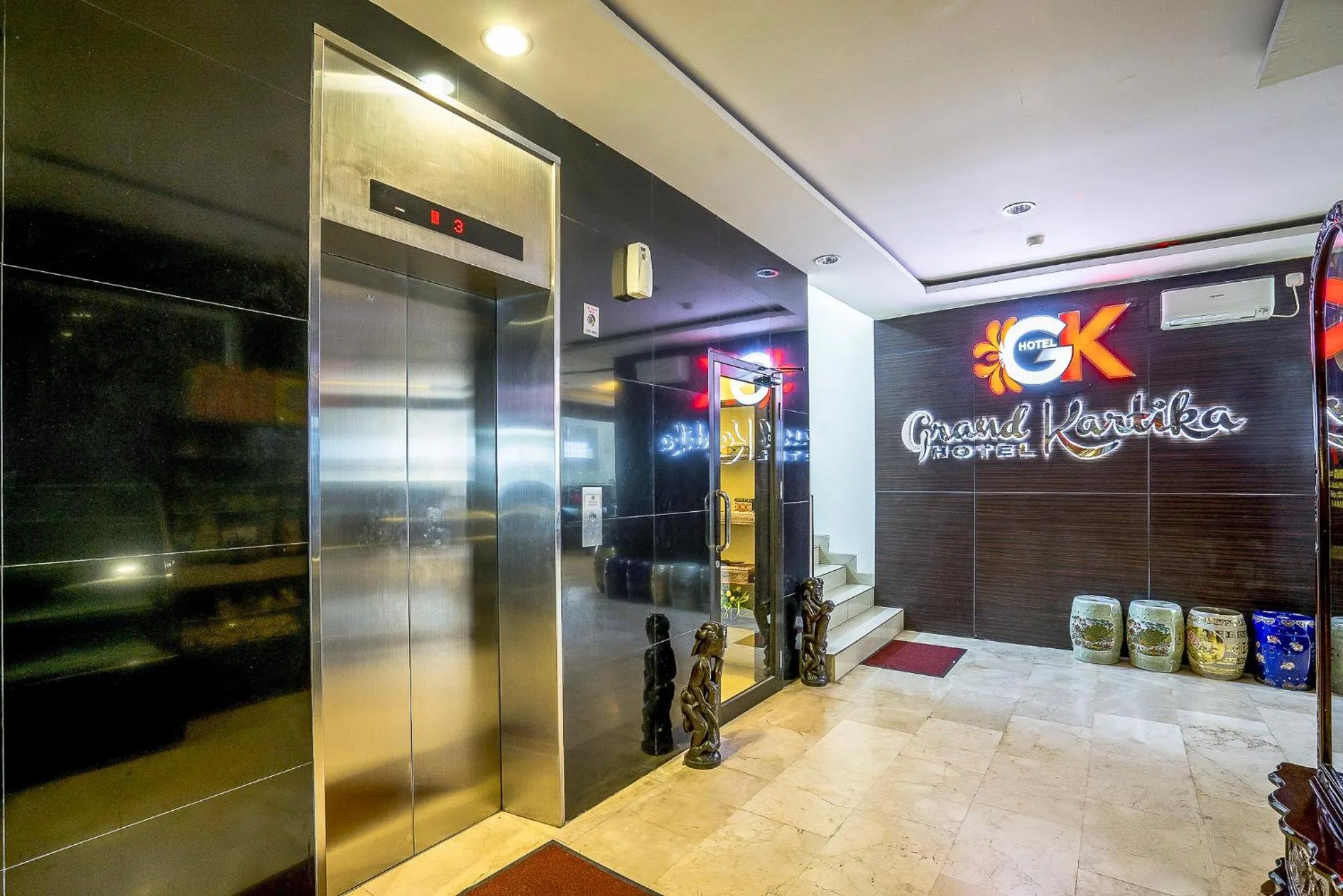 Area and facilities in Hotel Grand Kartika