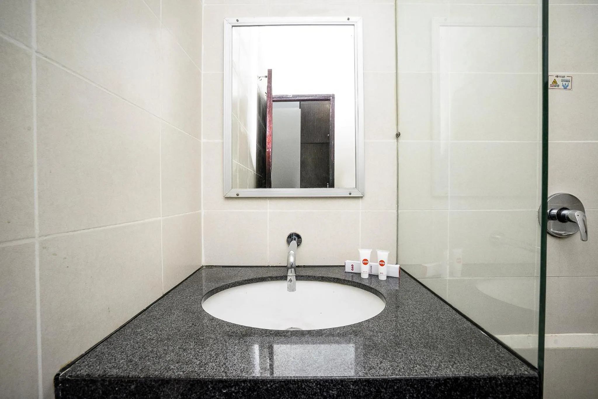 Bathroom in Hotel Grand Kartika