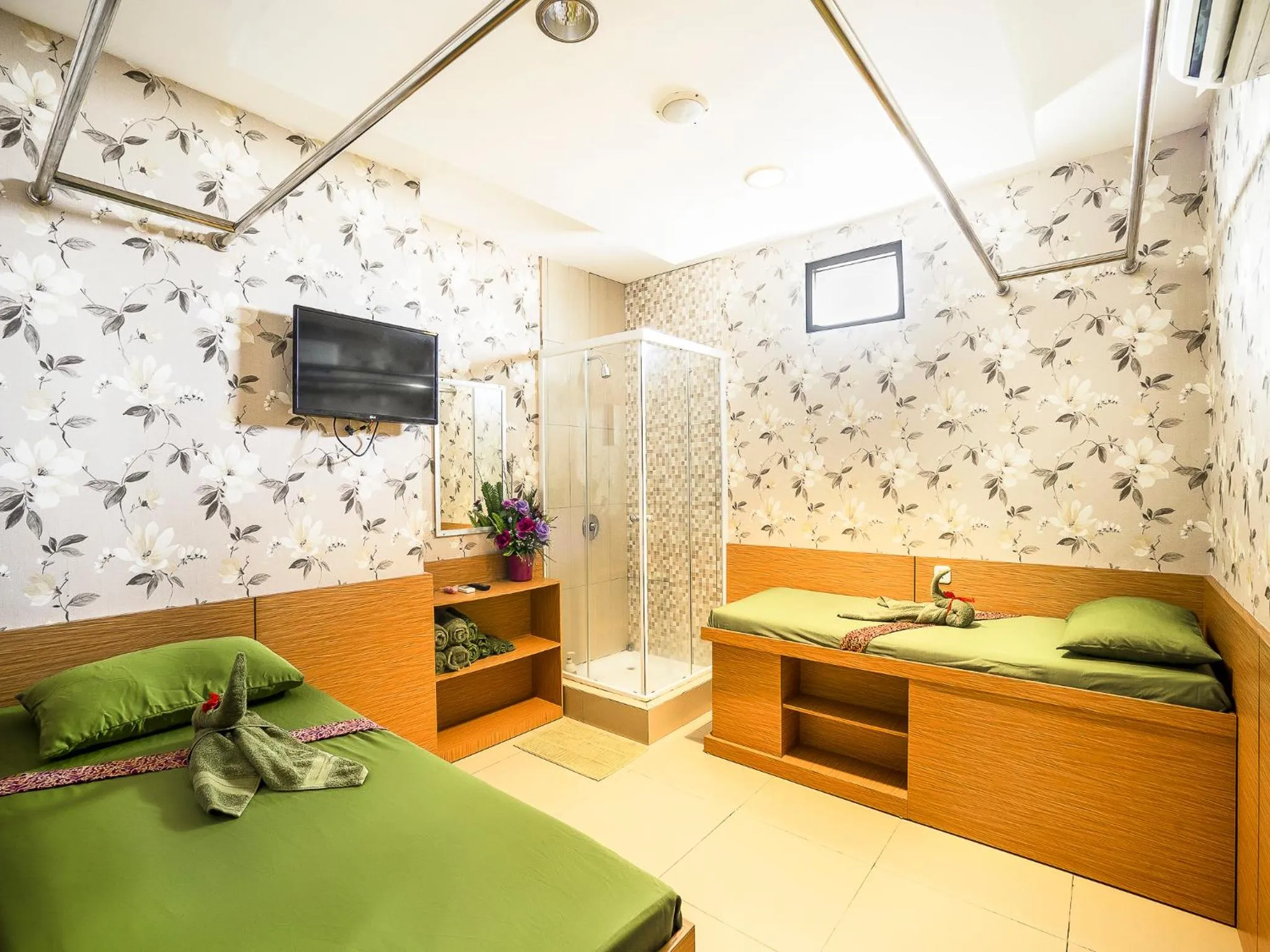 Area and facilities, Bed in Hotel Grand Kartika