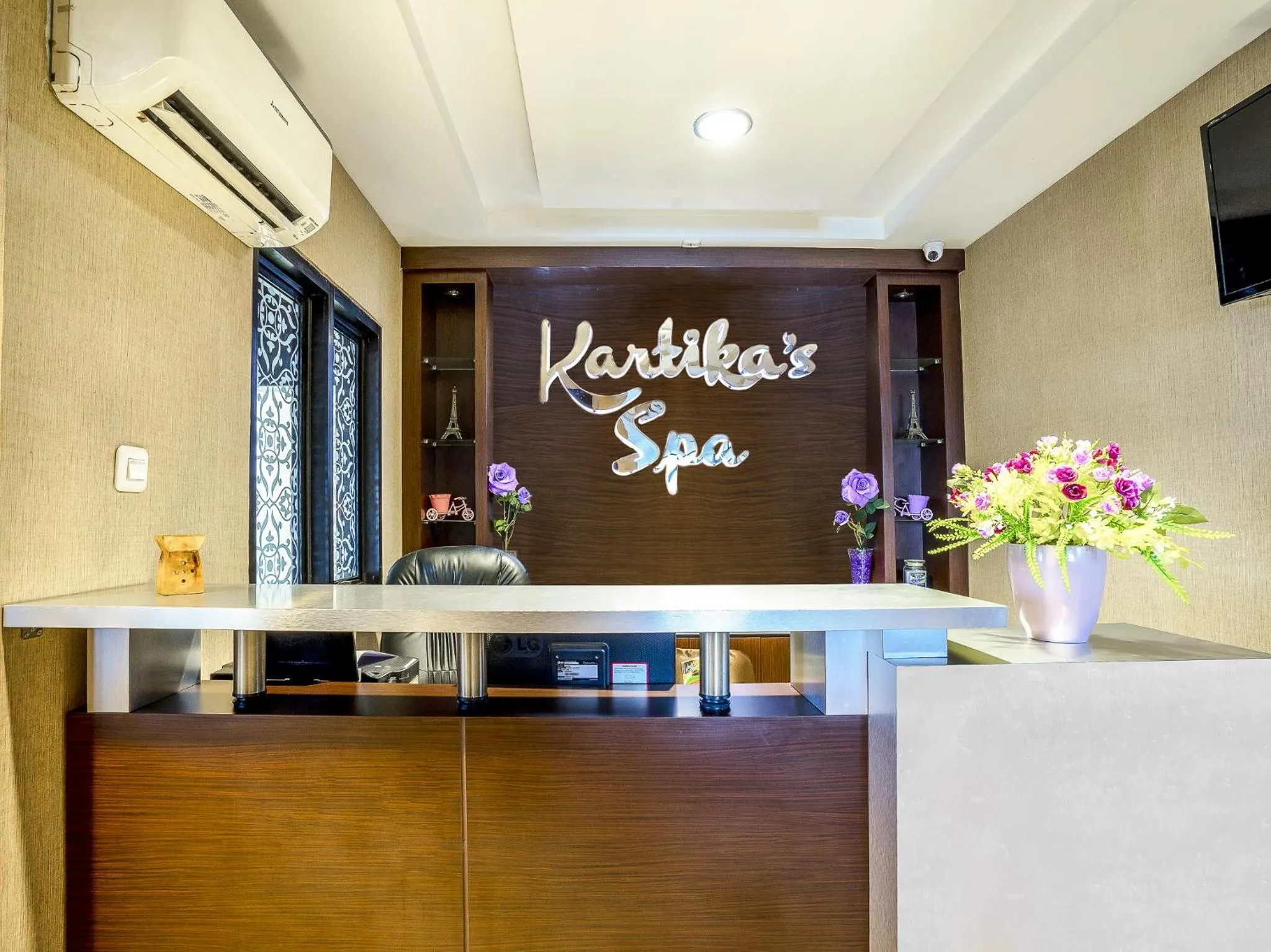 Area and facilities in Hotel Grand Kartika