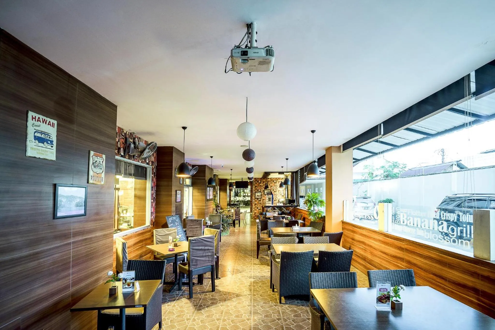 Lounge or bar in Hotel Grand Kartika