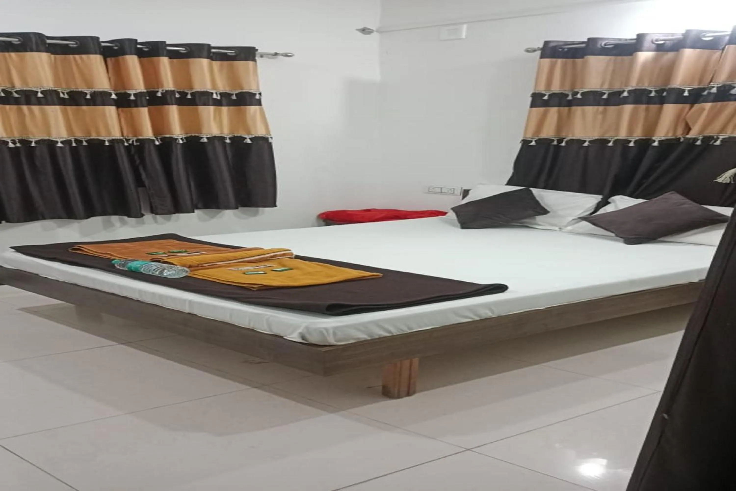 Bed in Hotel Kaanha - Dwarka