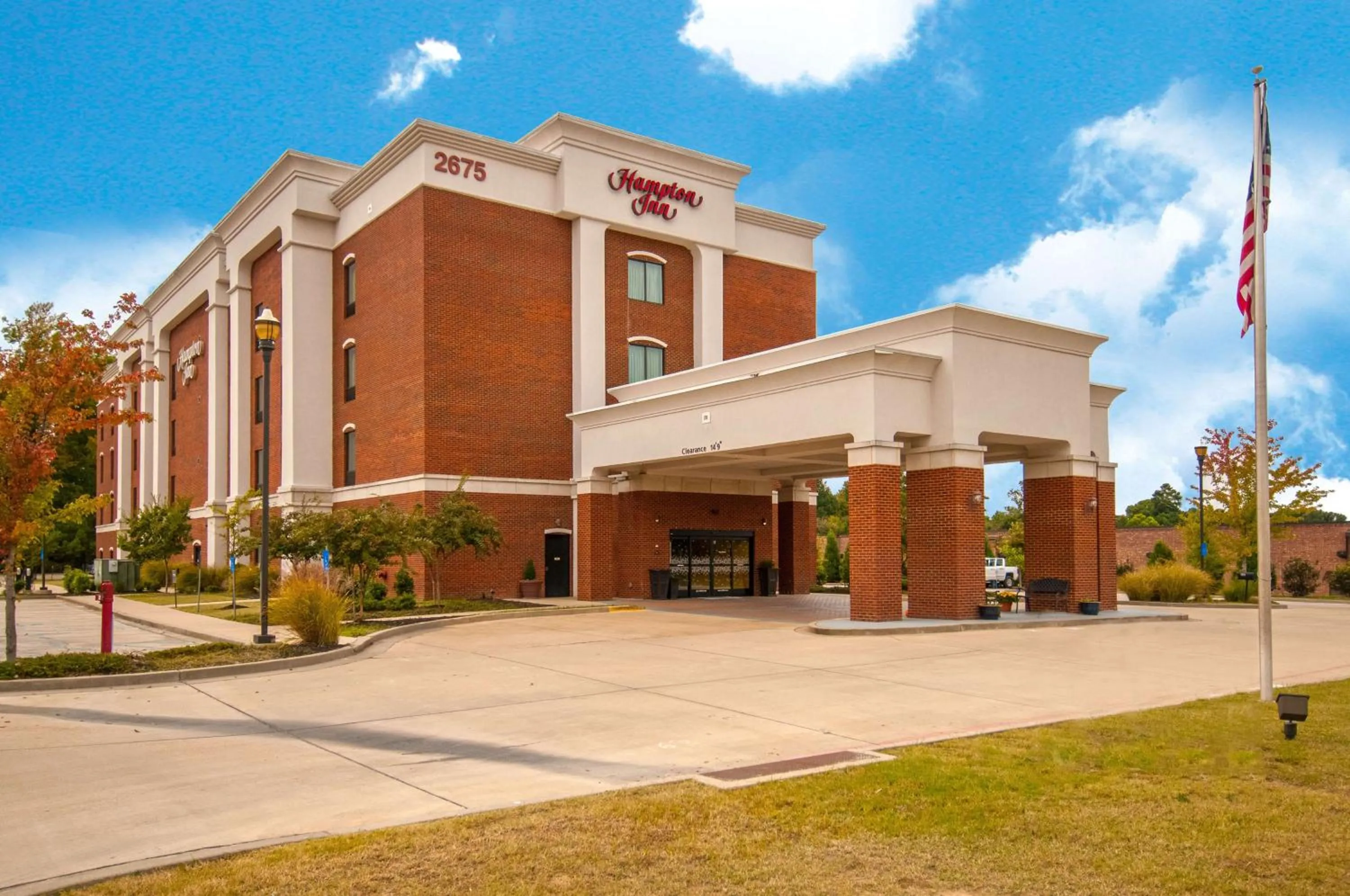 Property building in Hampton Inn Hernando, MS