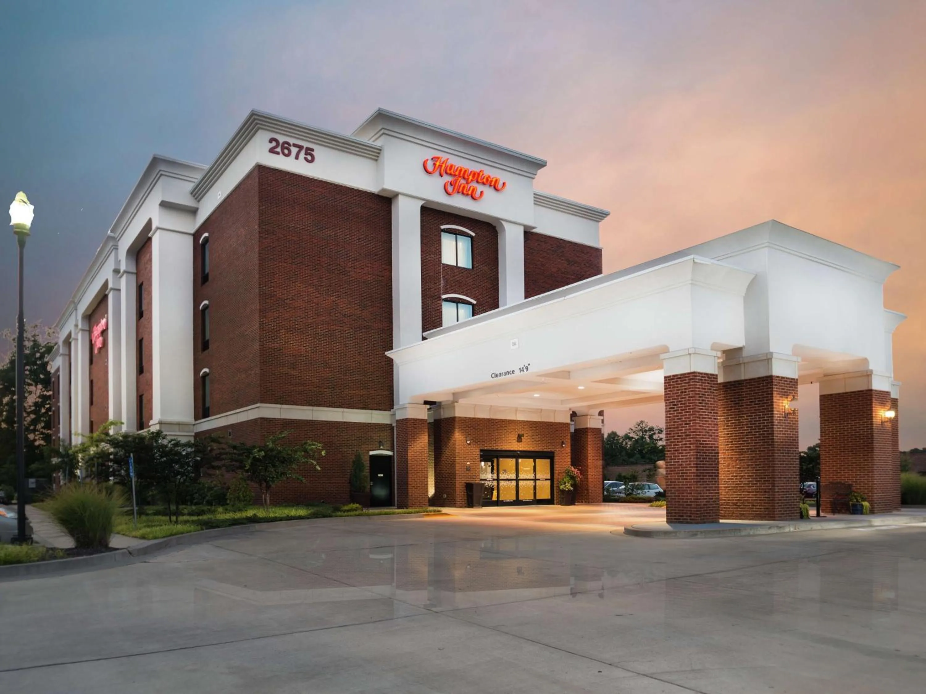 Property building in Hampton Inn Hernando, MS