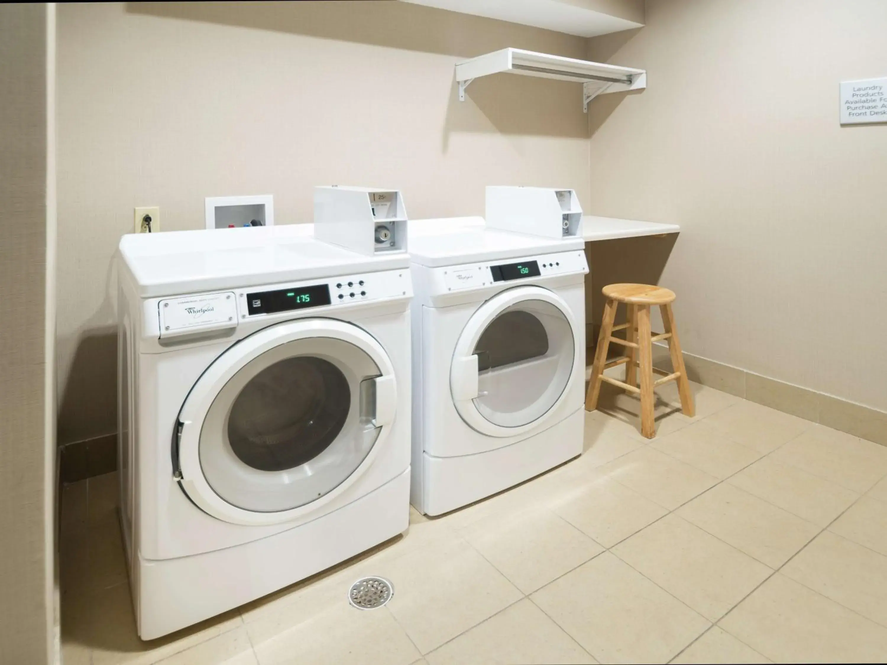 Property building in Hampton Inn Hernando, MS Property building in Hampton Inn Hernando, MS