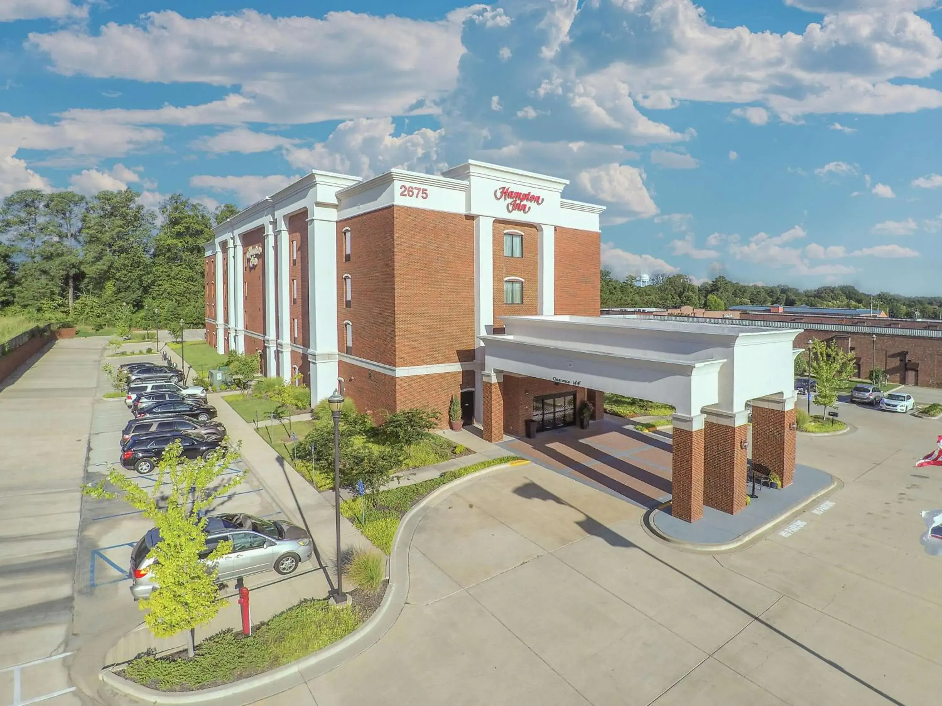Property building in Hampton Inn Hernando, MS Property building in Hampton Inn Hernando, MS