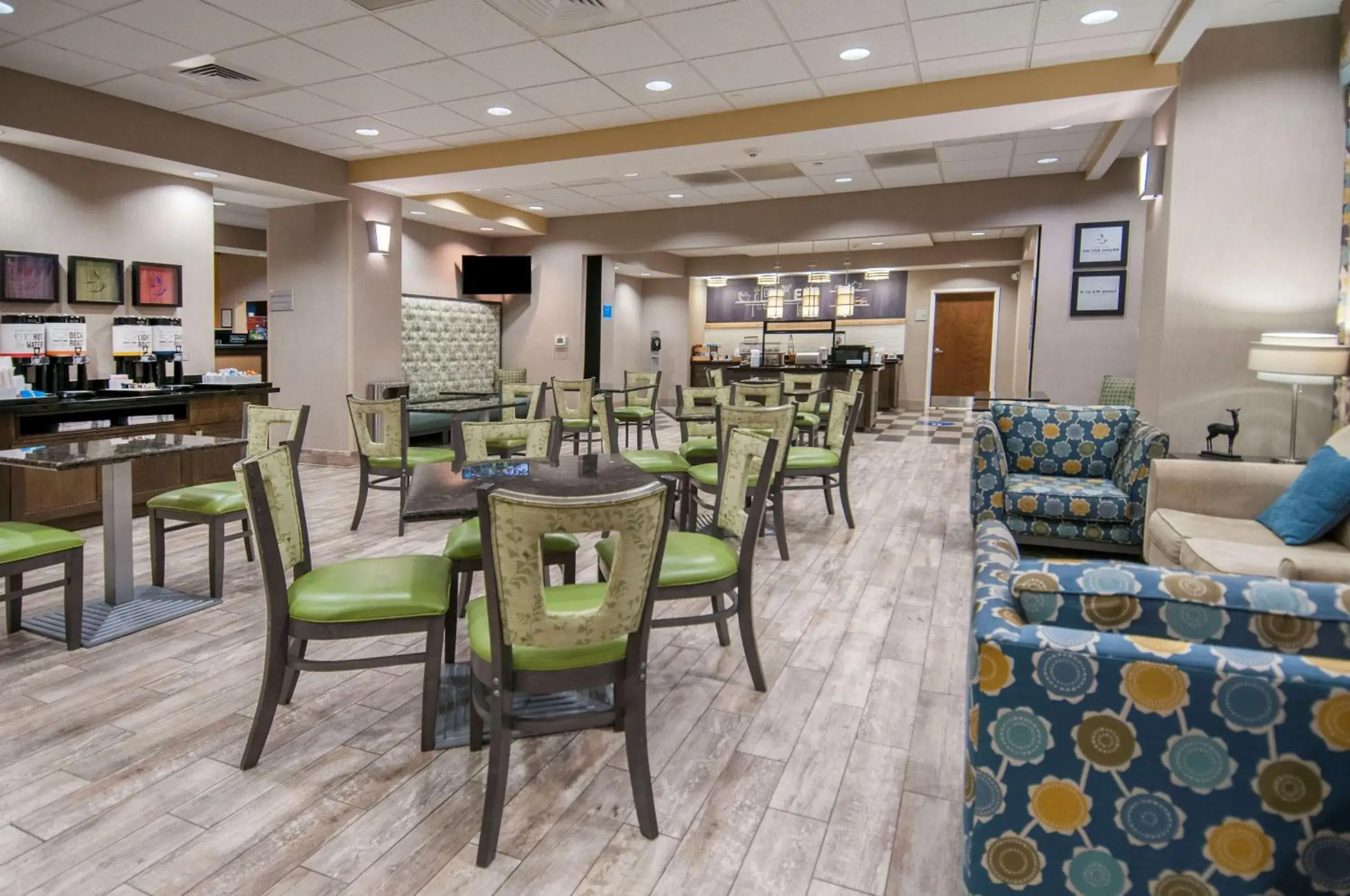 Lobby or reception in Hampton Inn Hernando, MS Lobby or reception in Hampton Inn Hernando, MS