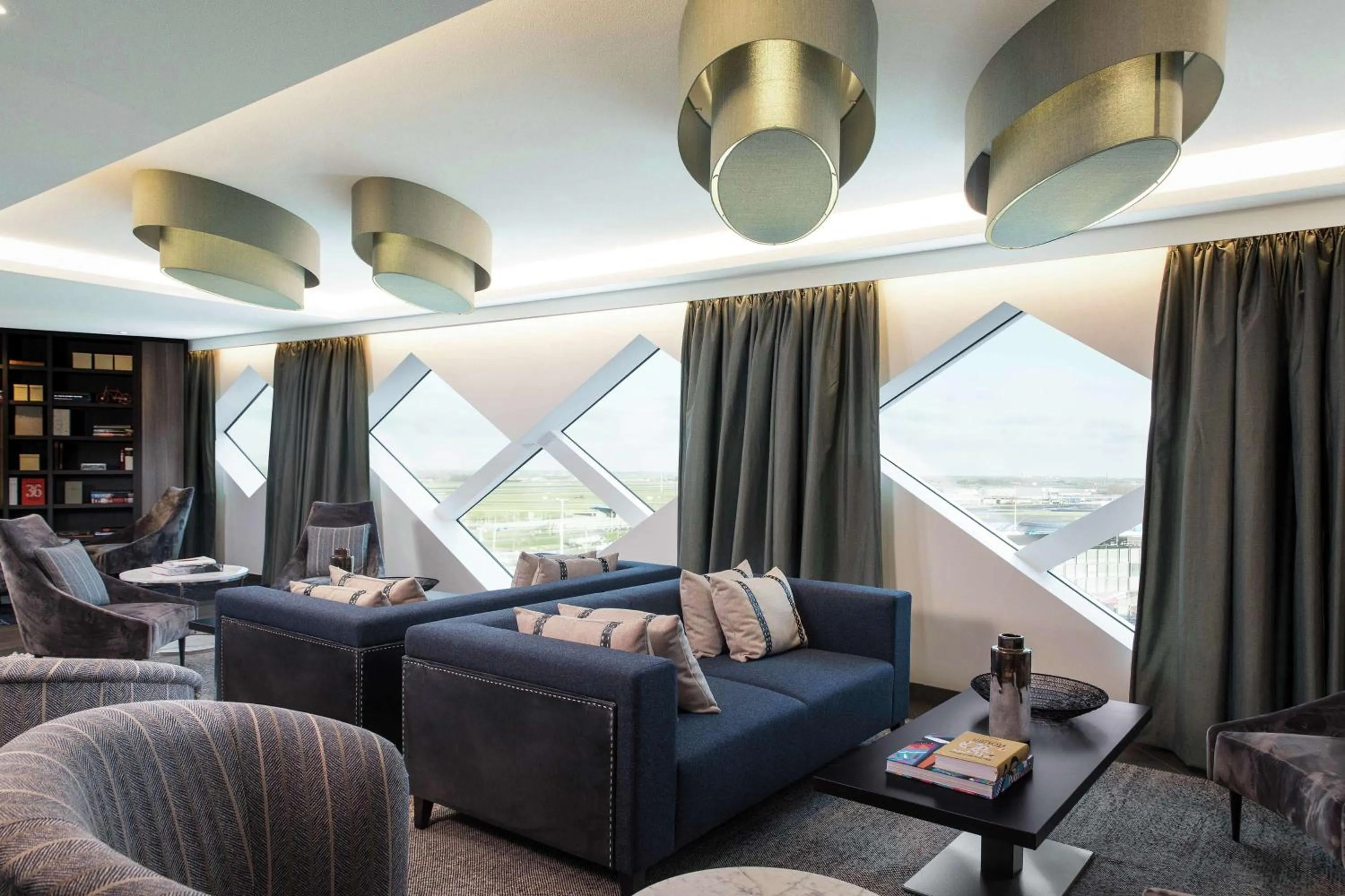 Living room in Hilton Amsterdam Airport Schiphol
