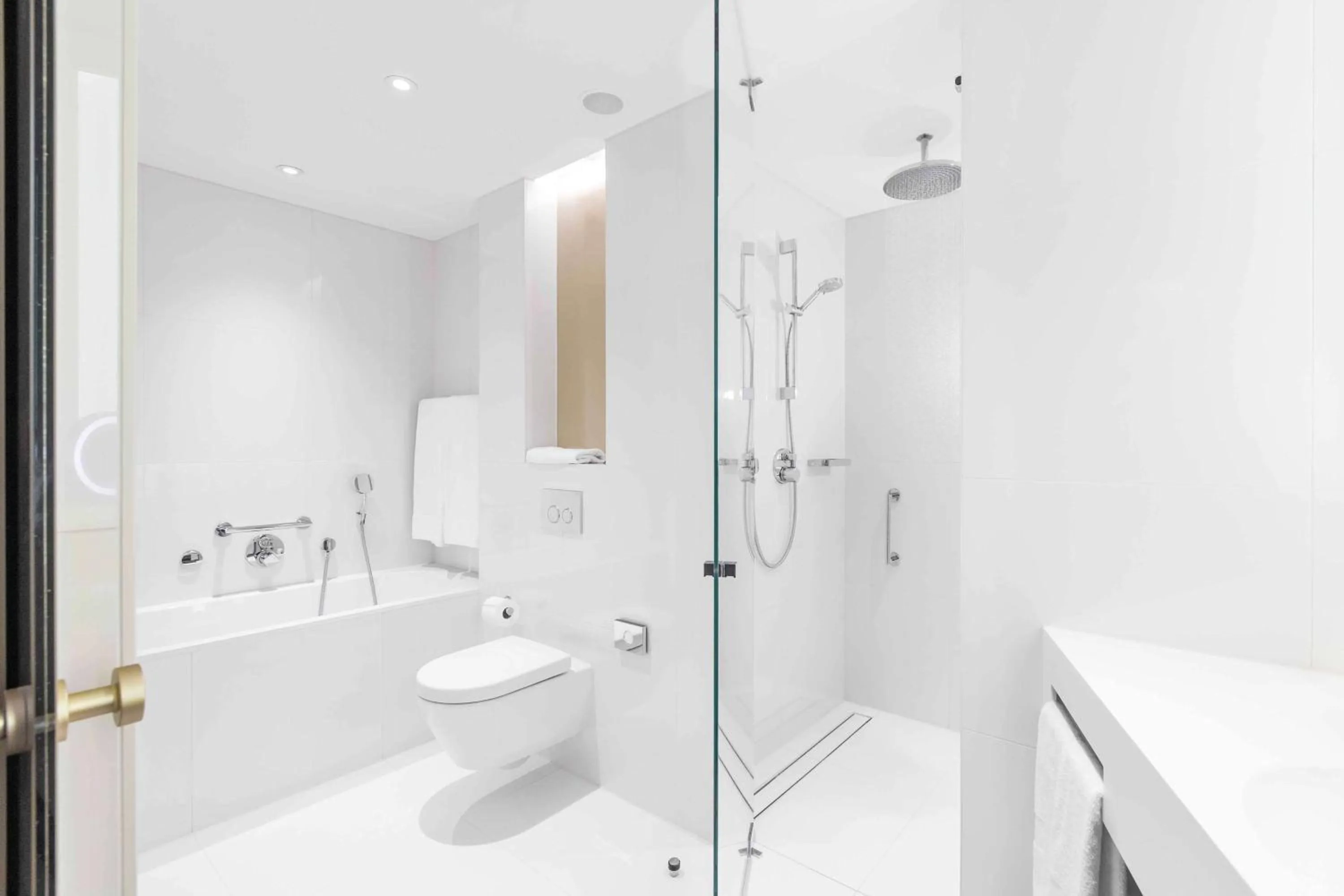 Bathroom in Hilton Amsterdam Airport Schiphol