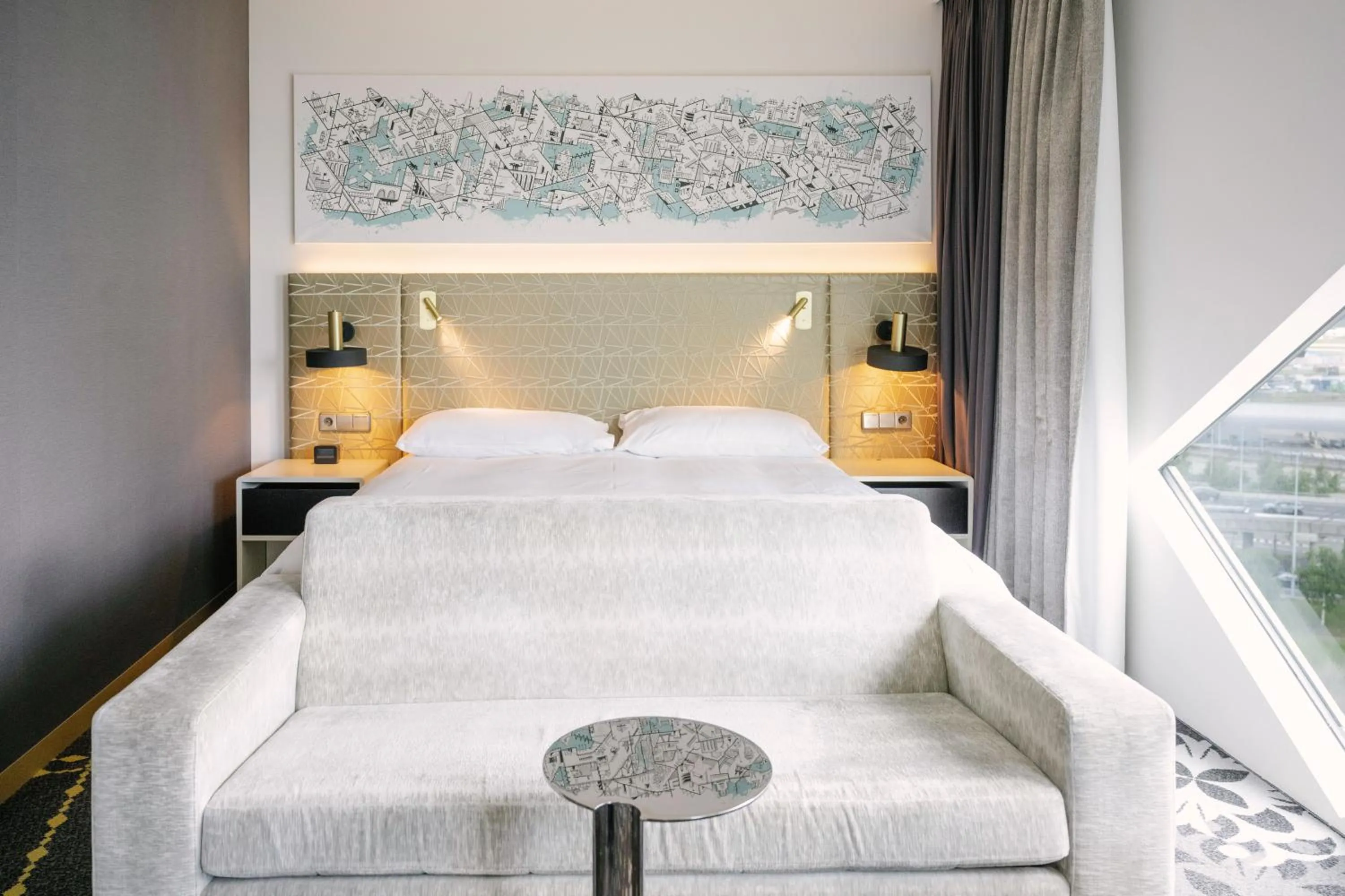 Bedroom, Bed in Hilton Amsterdam Airport Schiphol