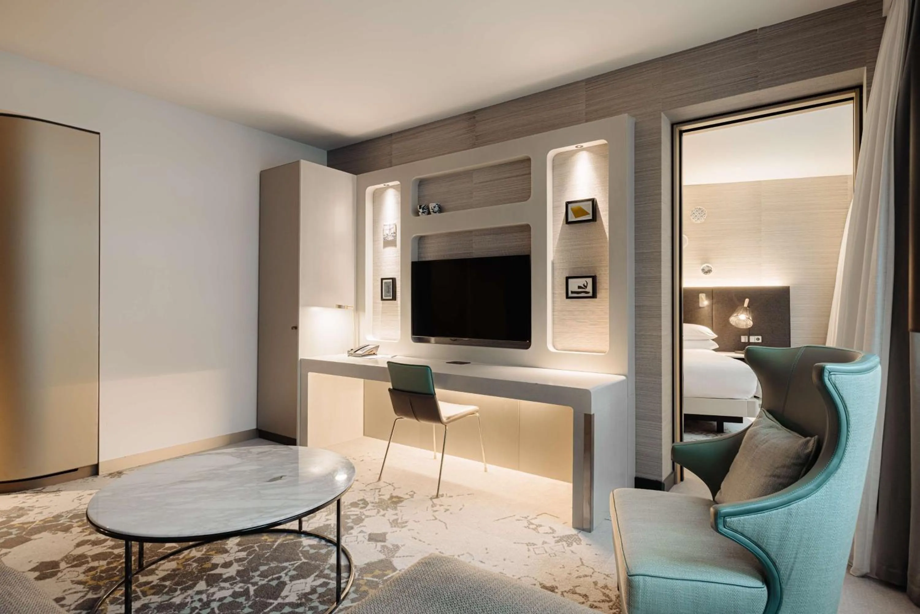 Bed in Hilton Amsterdam Airport Schiphol