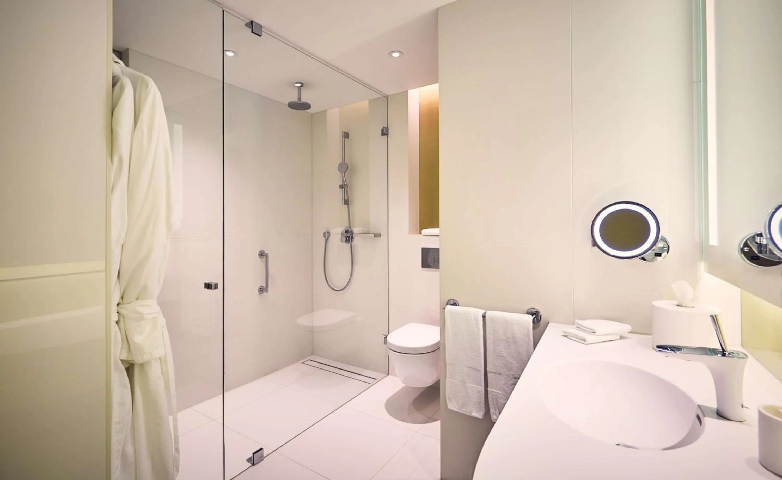 Bathroom in Hilton Amsterdam Airport Schiphol