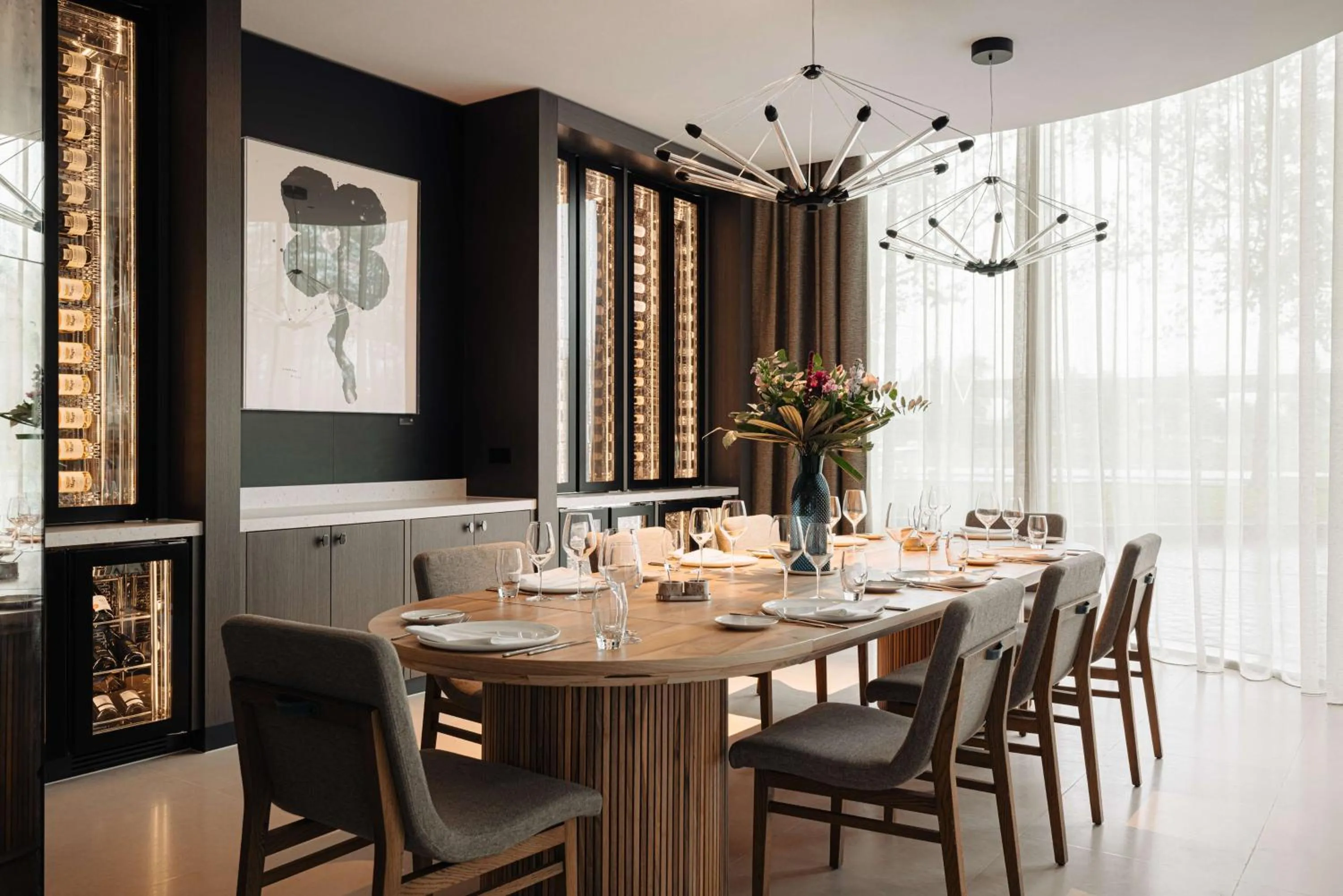 Restaurant/places to eat in Hilton Amsterdam Airport Schiphol