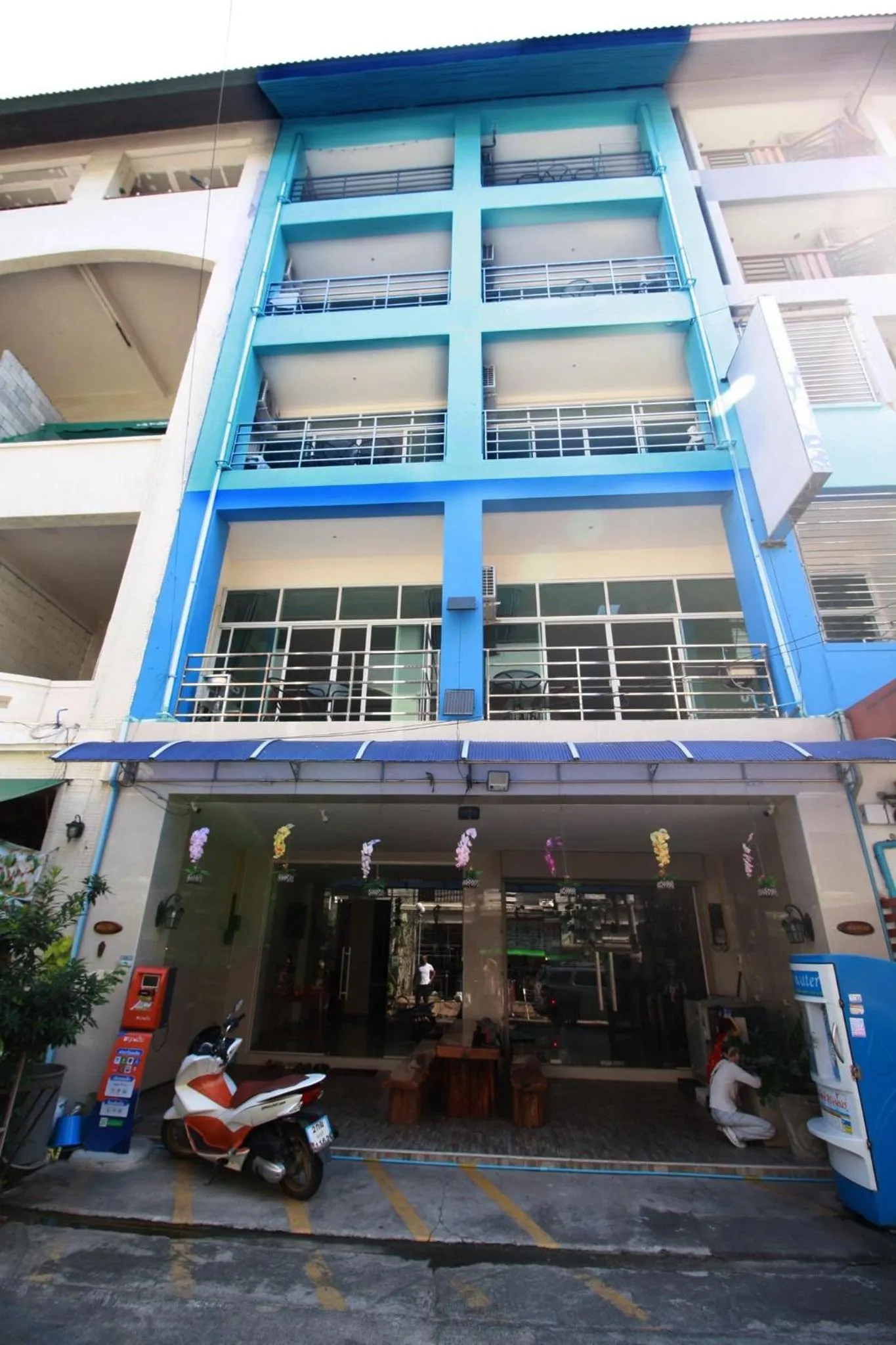 Property building in Sorot Darika Jomtien Beach