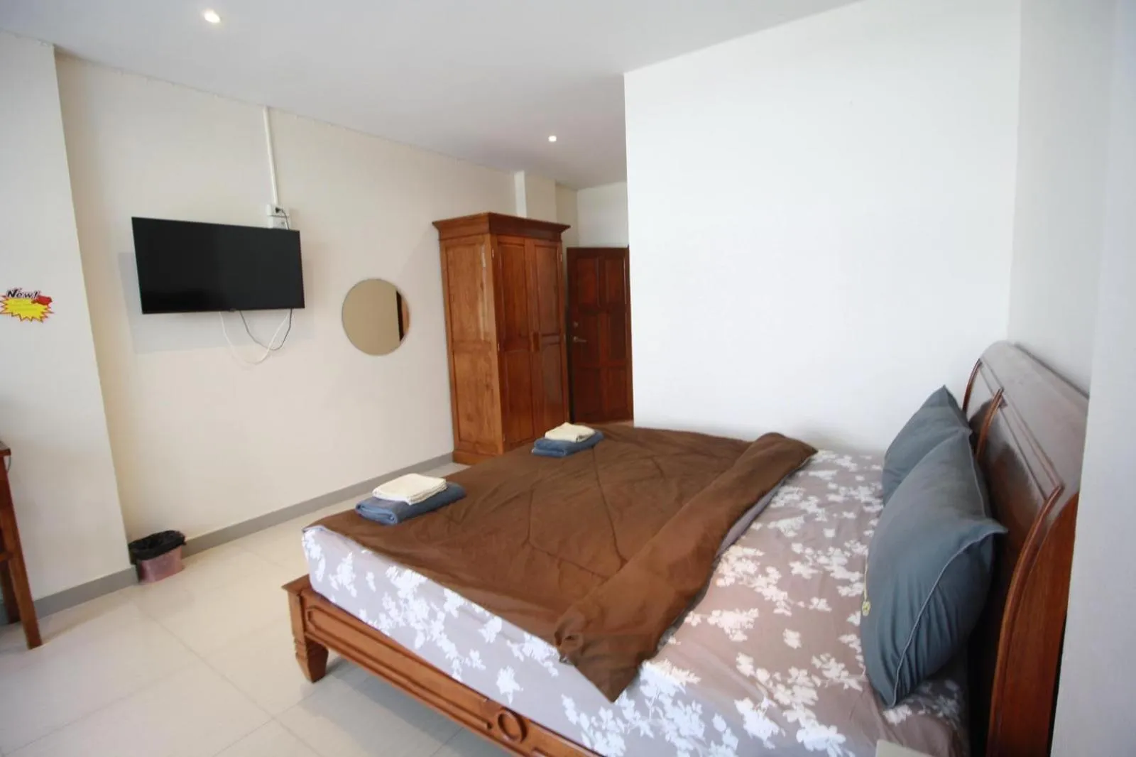 Photo of the whole room, Bed in Sorot Darika Jomtien Beach