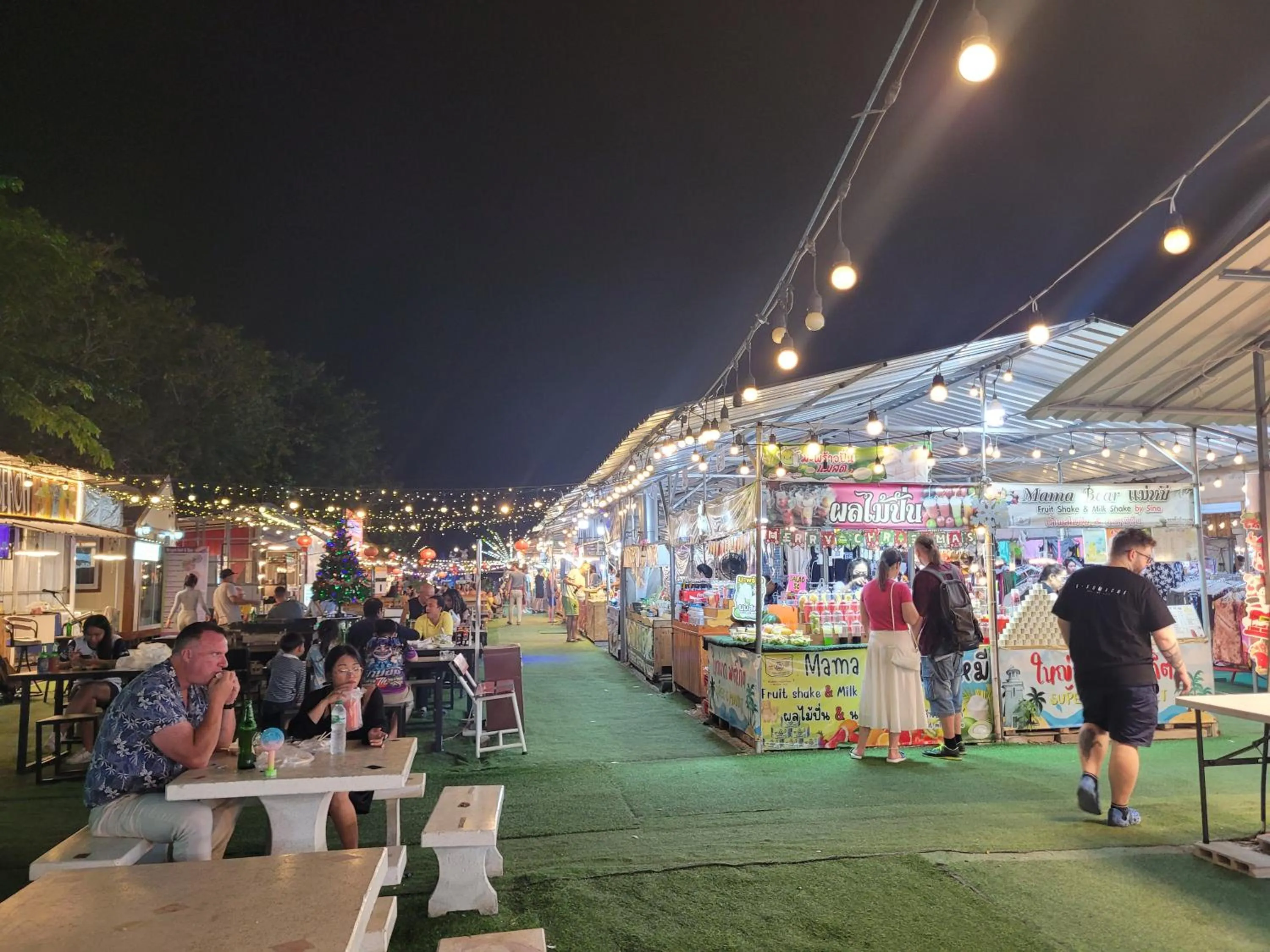 Restaurant/places to eat in Sorot Darika Jomtien Beach