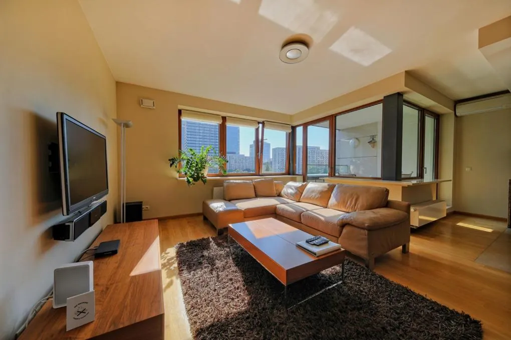 Communal lounge/ TV room in inQse Warsaw Centre