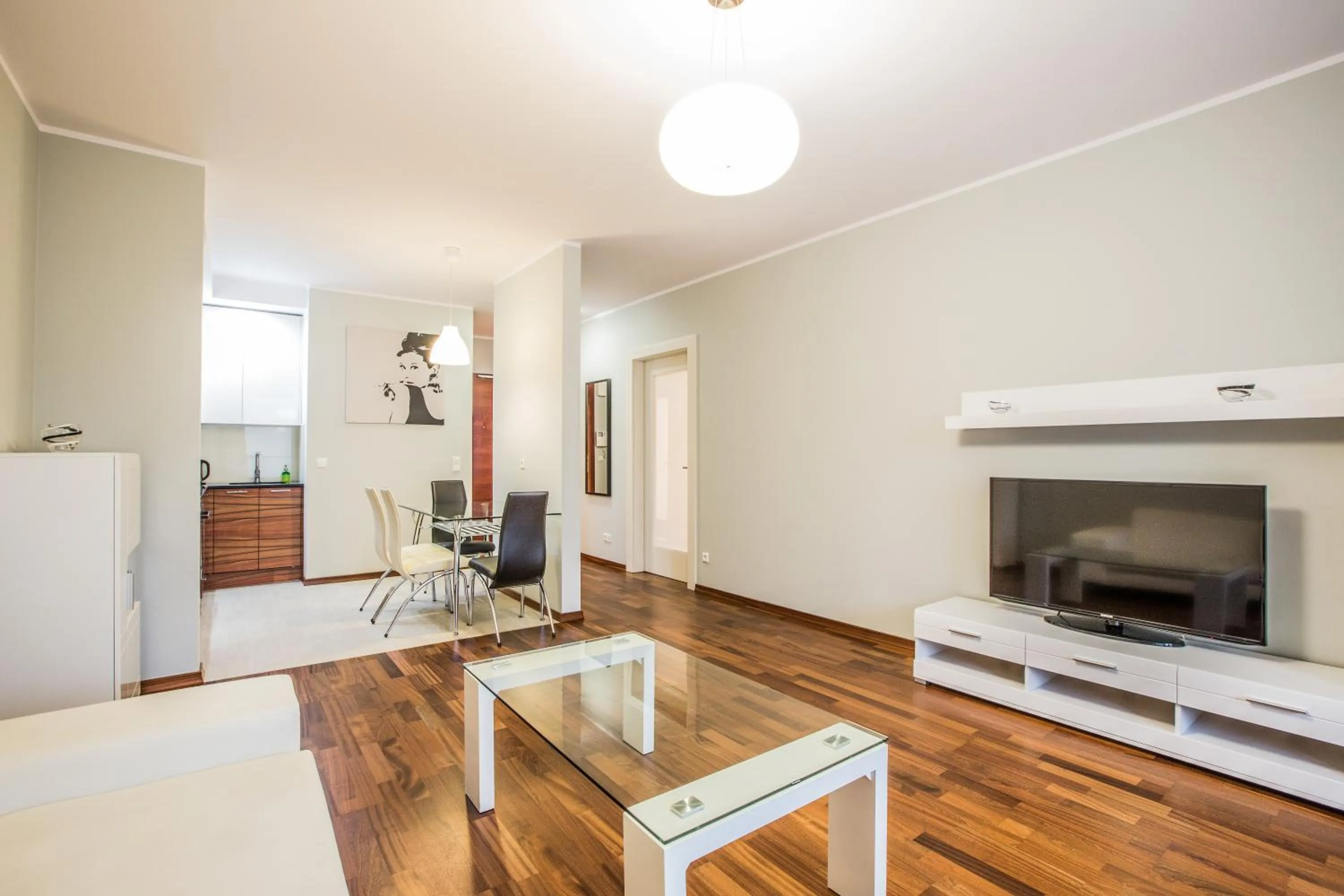 TV and multimedia in inQse Warsaw Centre