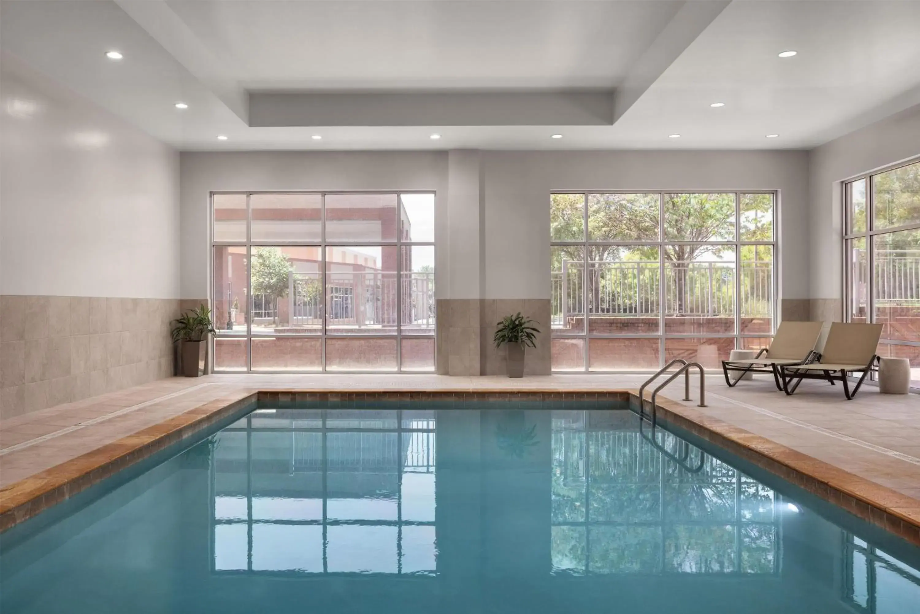 Pool view in Embassy Suites Charlotte/Ayrsley Pool view in Embassy Suites Charlotte/Ayrsley