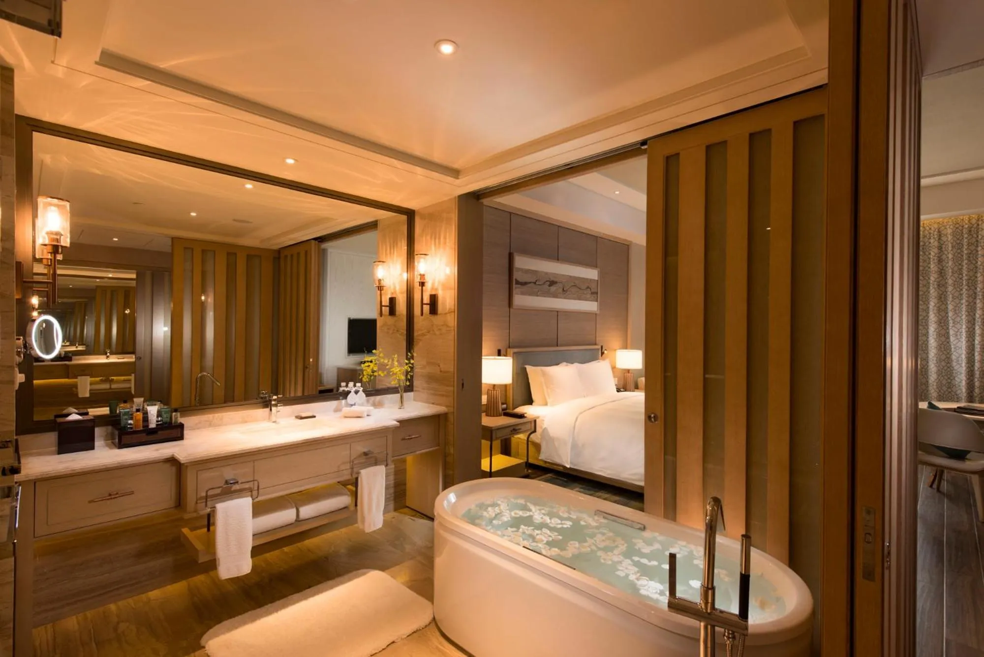 Bed in Hilton Yuxi Fuxian Lake