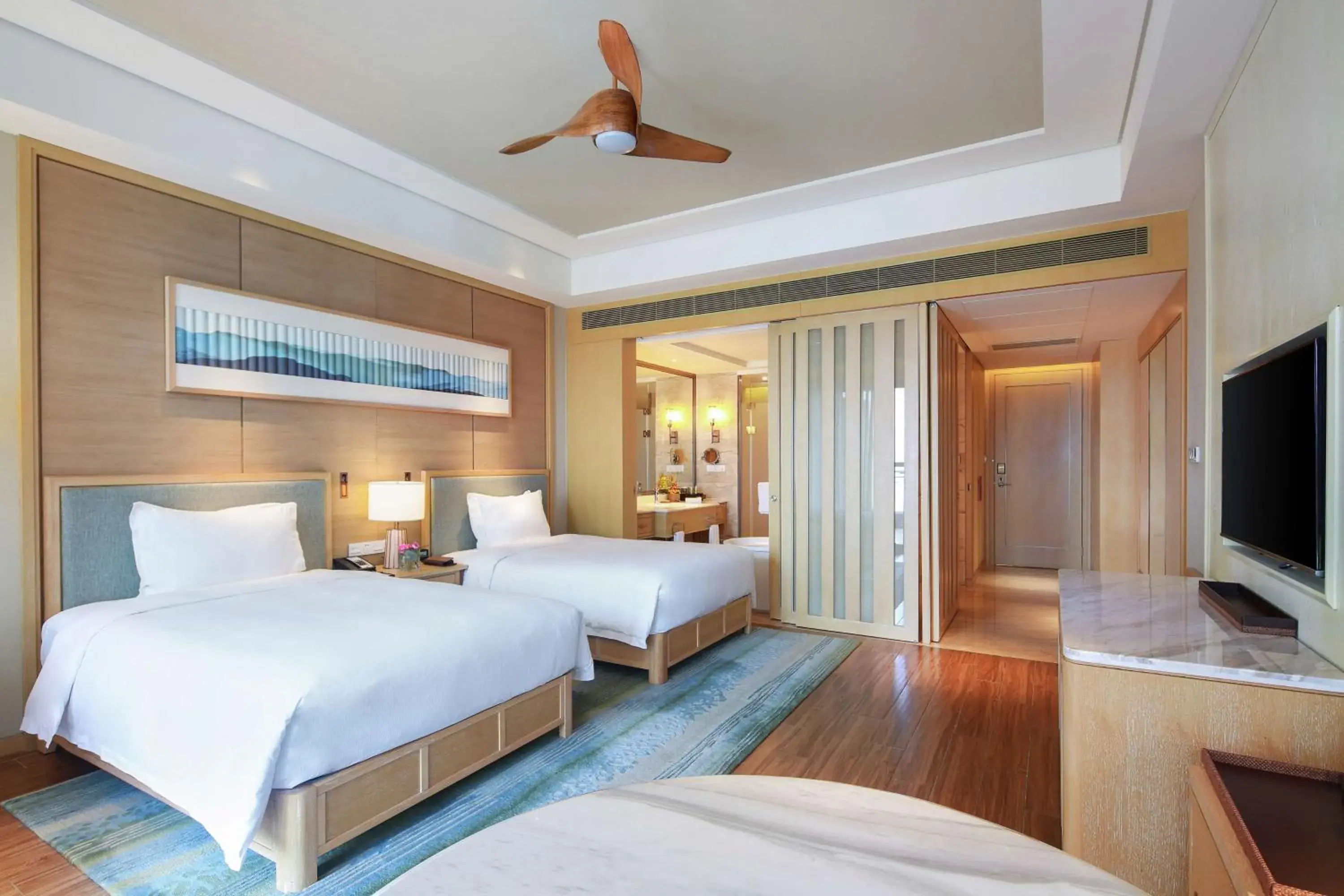 Executive Twin Room with Lake View in Hilton Yuxi Fuxian Lake Executive Twin Room with Lake View in Hilton Yuxi Fuxian Lake