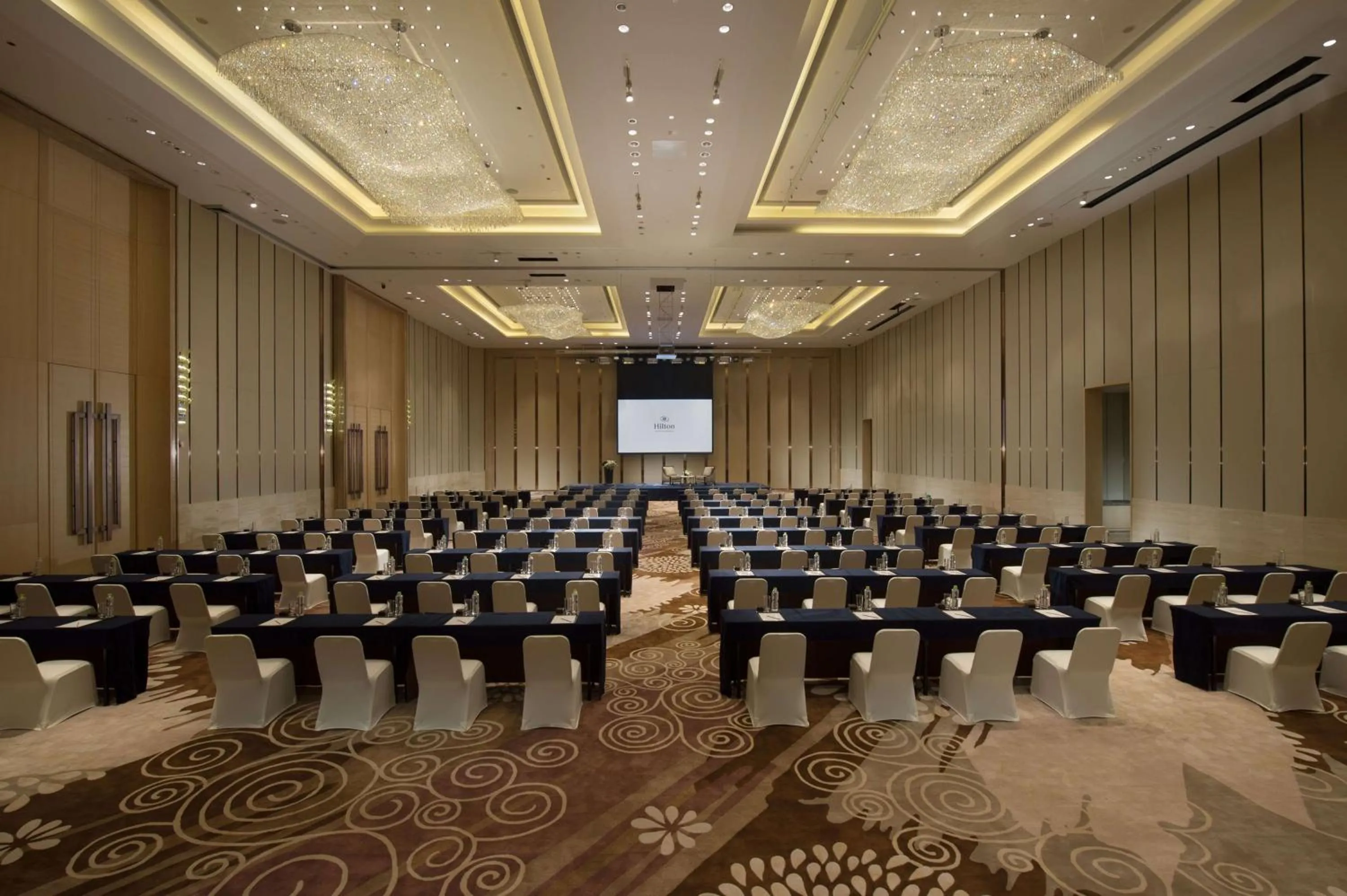 Meeting/conference room in Hilton Yuxi Fuxian Lake