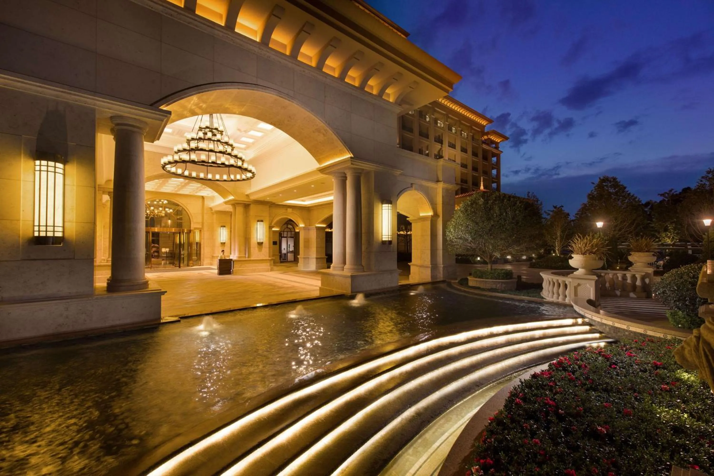 Property building in Hilton Yuxi Fuxian Lake