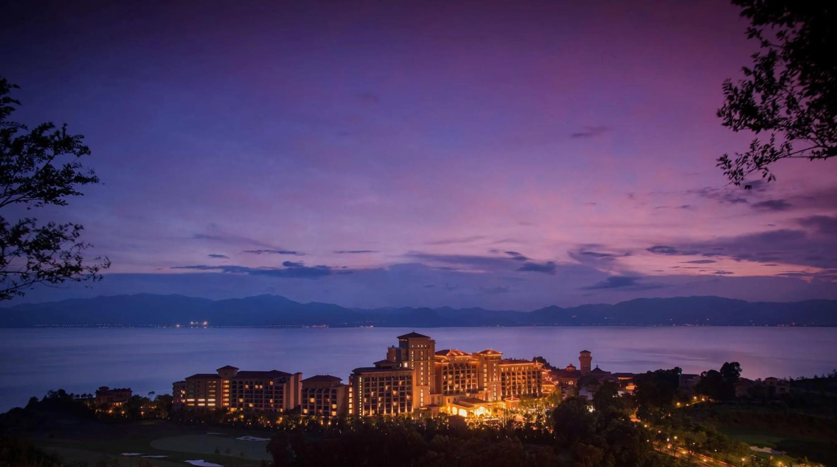 Property building in Hilton Yuxi Fuxian Lake
