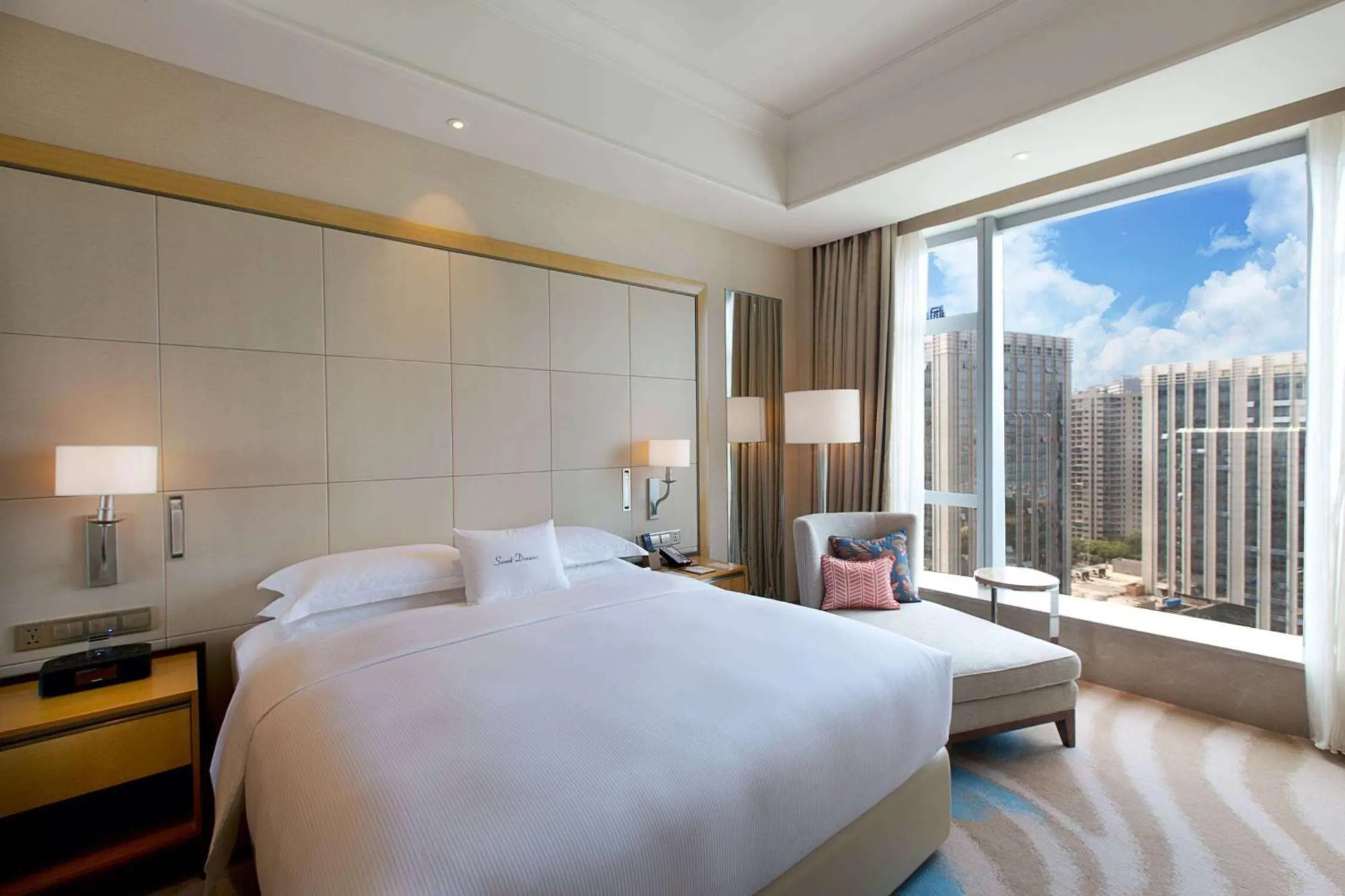 Bed in DoubleTree by Hilton Hotel Xiamen - Wuyuan Bay