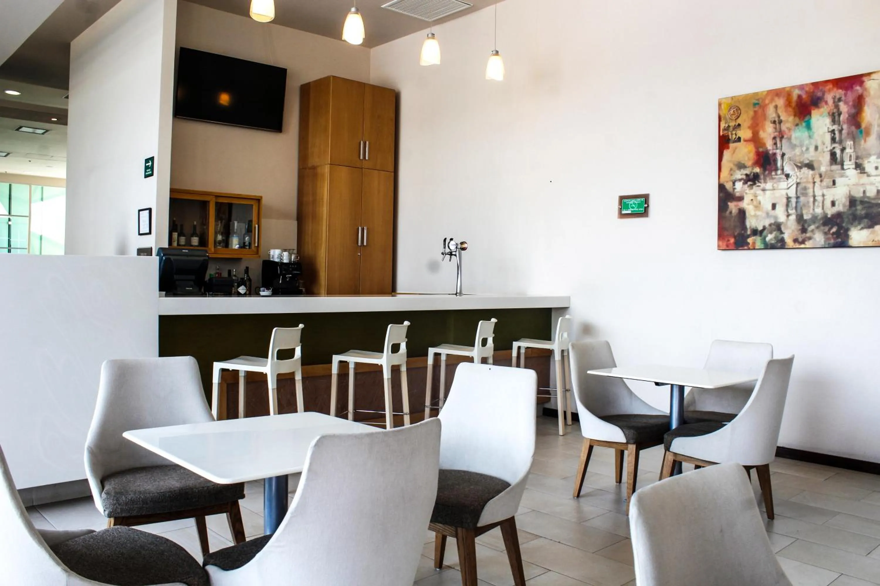 Lounge or bar in Hampton Inn & Suites by Hilton Aguascalientes Aeropuerto