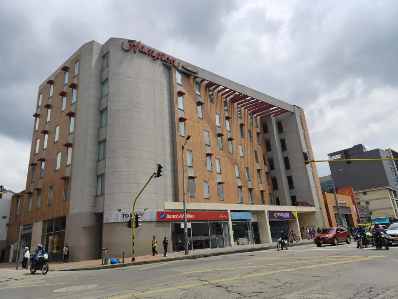 Property building in Hampton by Hilton Bogota Usaquen