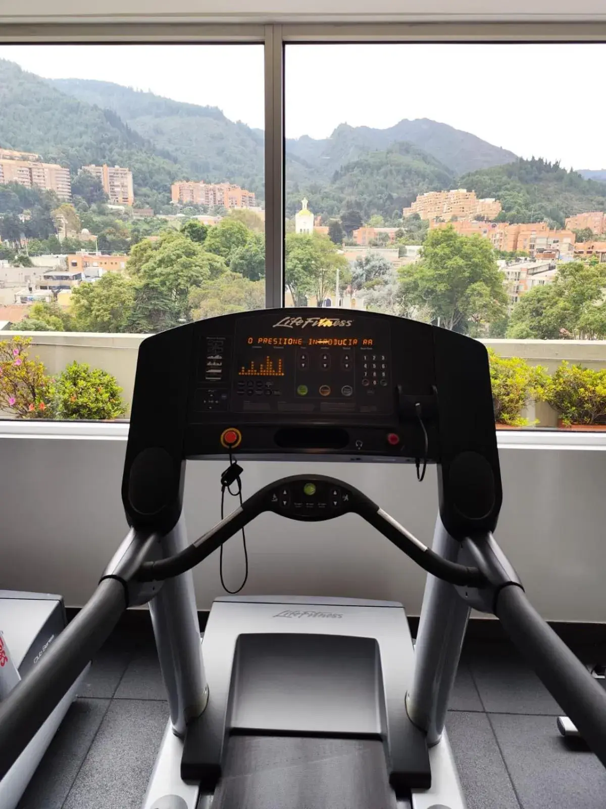 Property building in Hampton by Hilton Bogota Usaquen Property building in Hampton by Hilton Bogota Usaquen