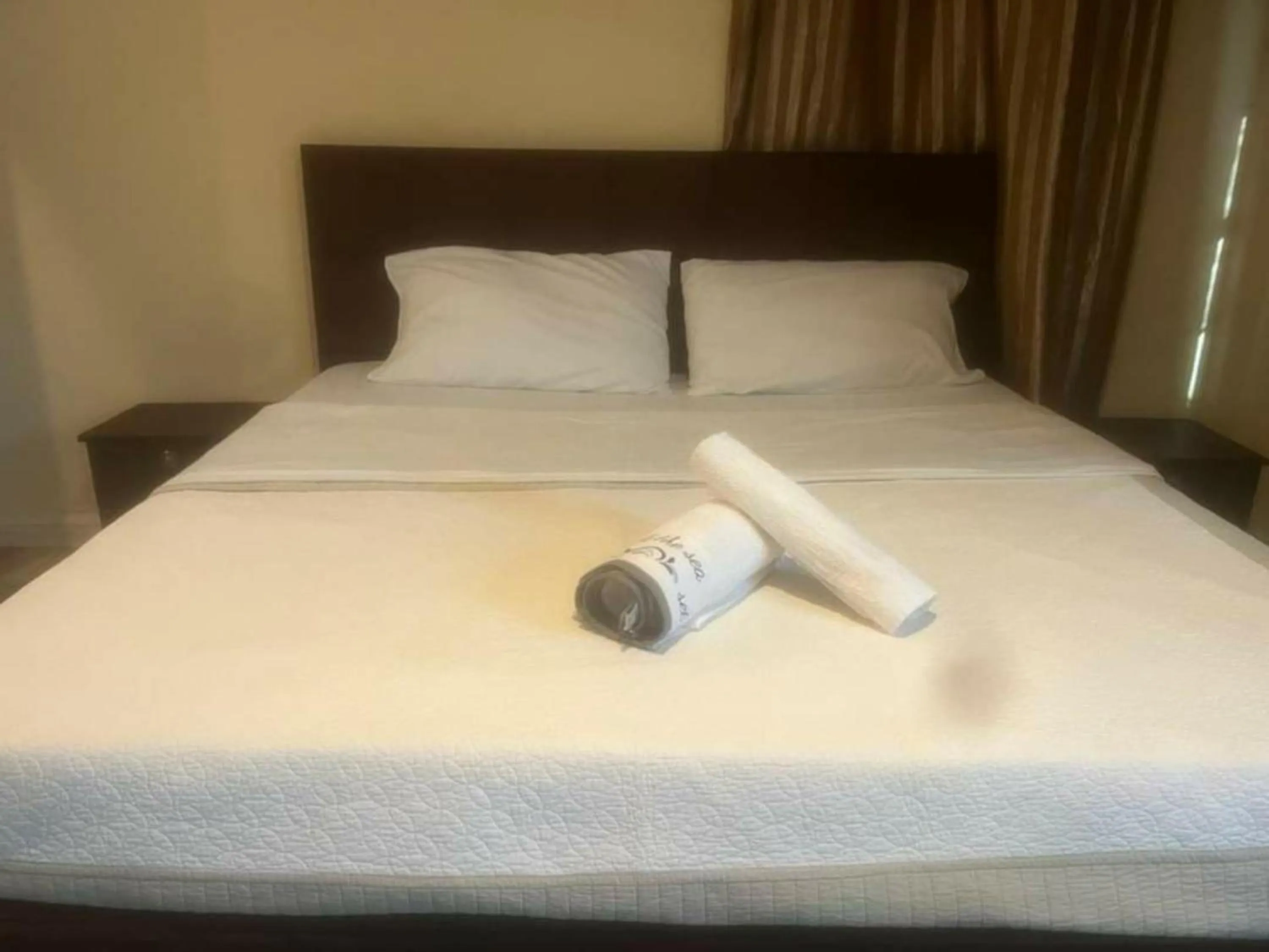 Bed in Gorilla African Guest House