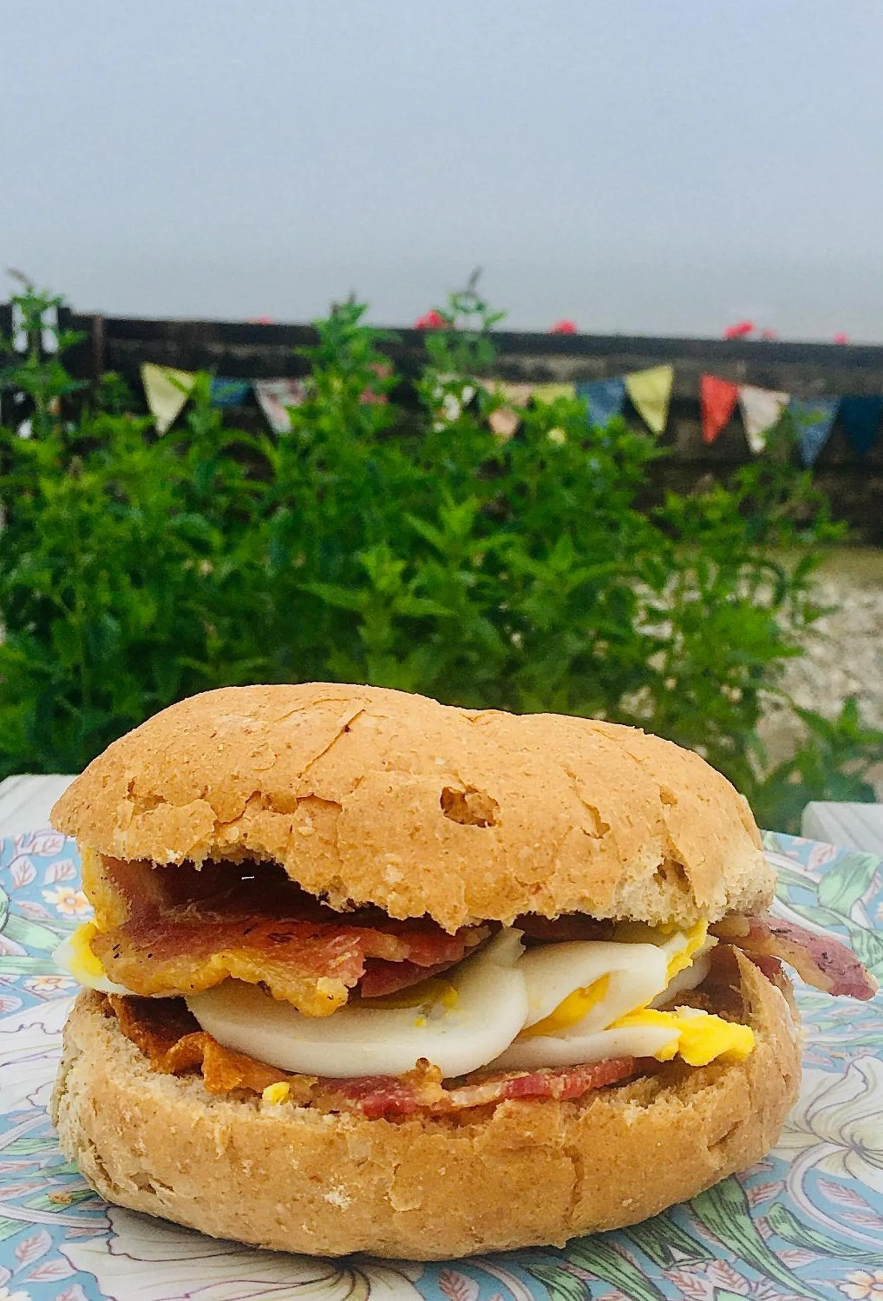 Breakfast in Burnside Lodge