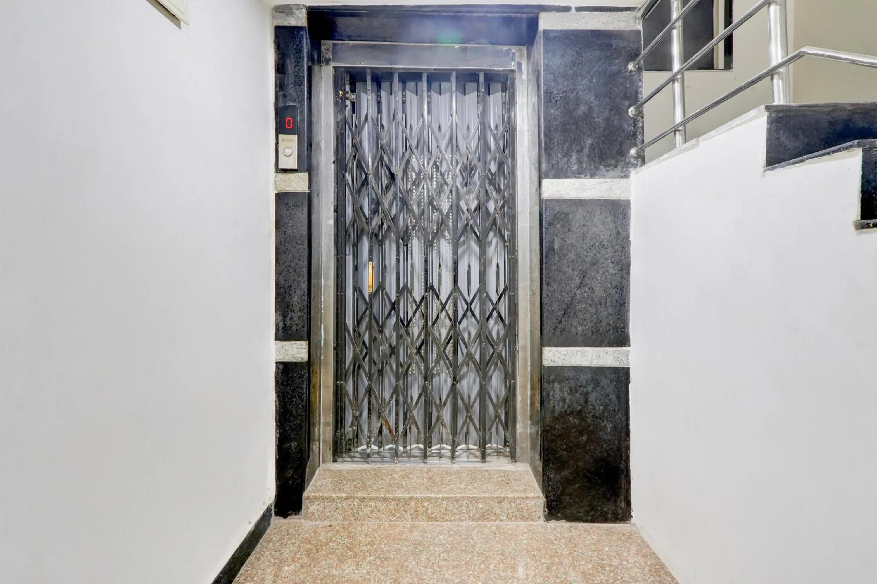 Lobby or reception in Super Collection O Madhapur Near Cyber Tower