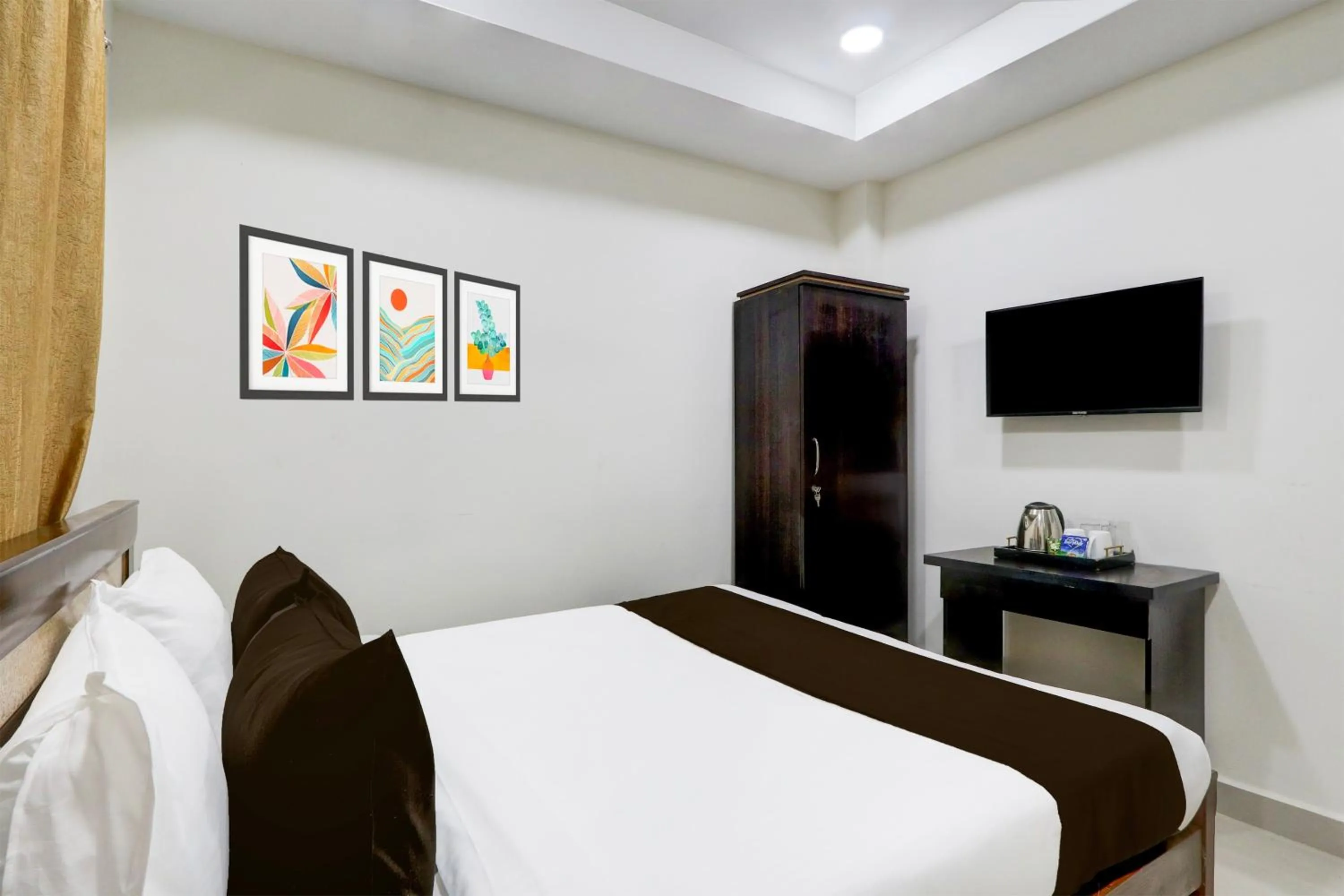 Bedroom, Bed in Super Collection O Madhapur Near Cyber Tower
