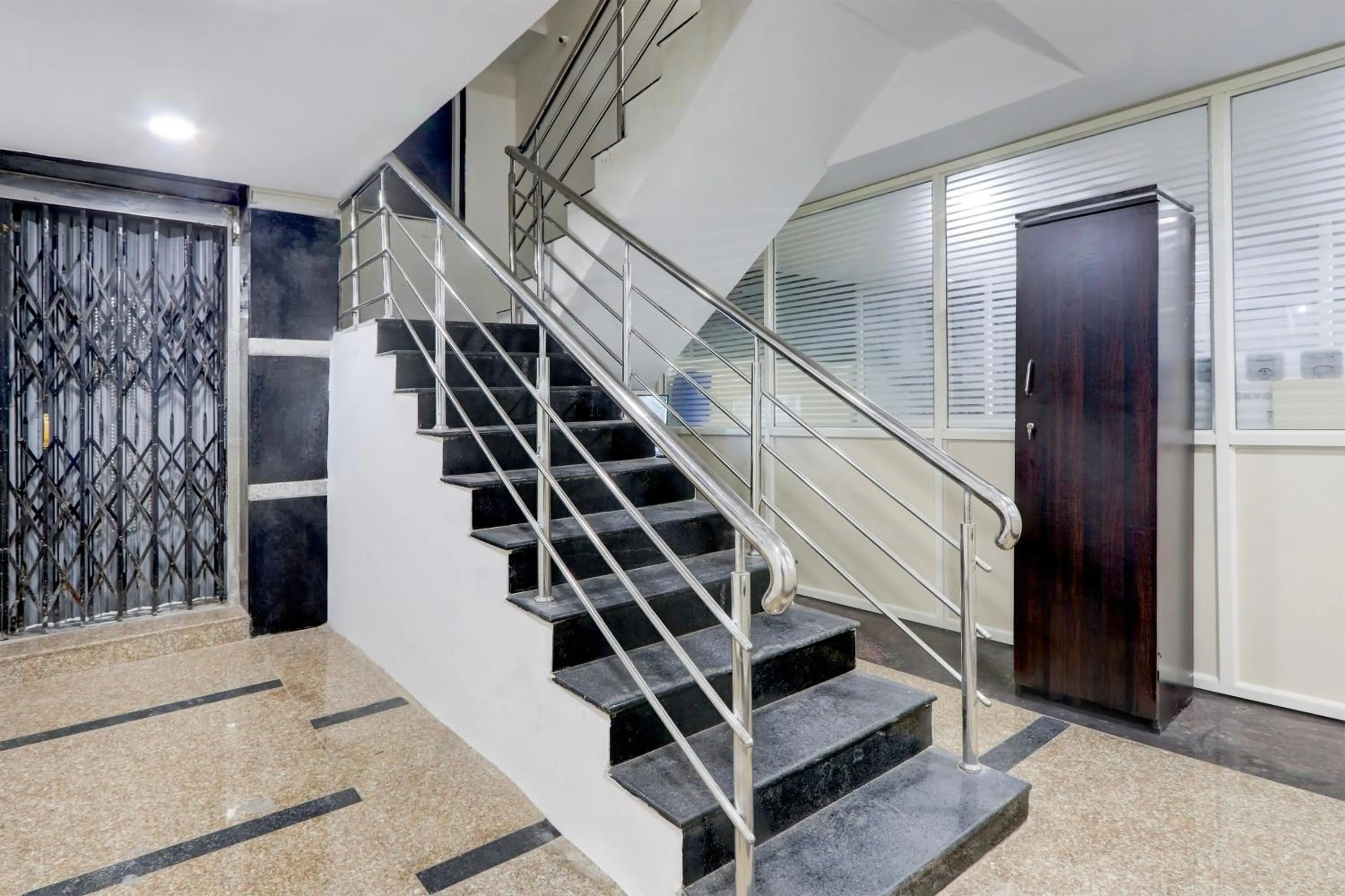 Lobby or reception in Super Collection O Madhapur Near Cyber Tower