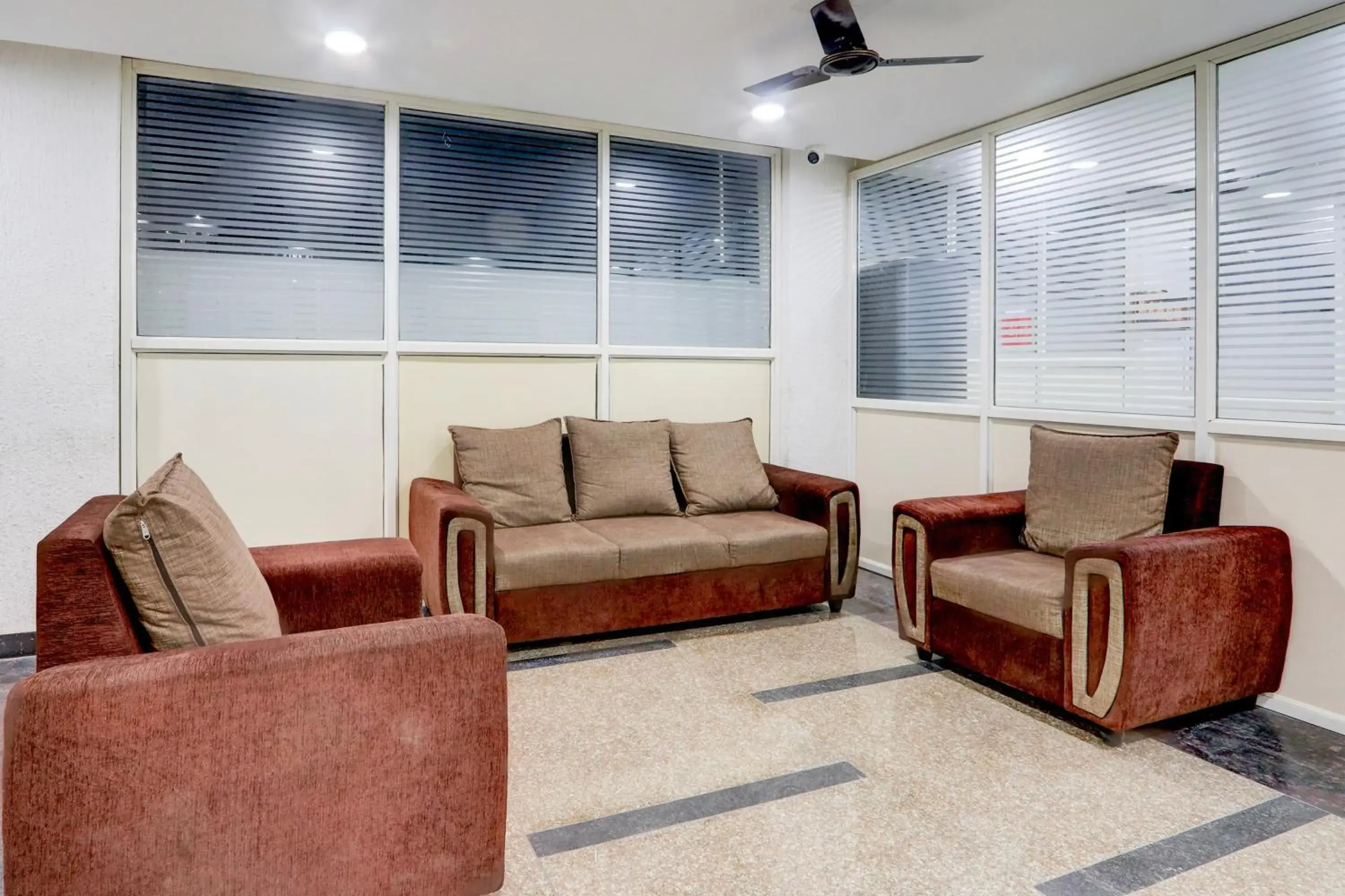 Lobby or reception in Super Collection O Madhapur Near Cyber Tower Lobby or reception in Super Collection O Madhapur Near Cyber Tower