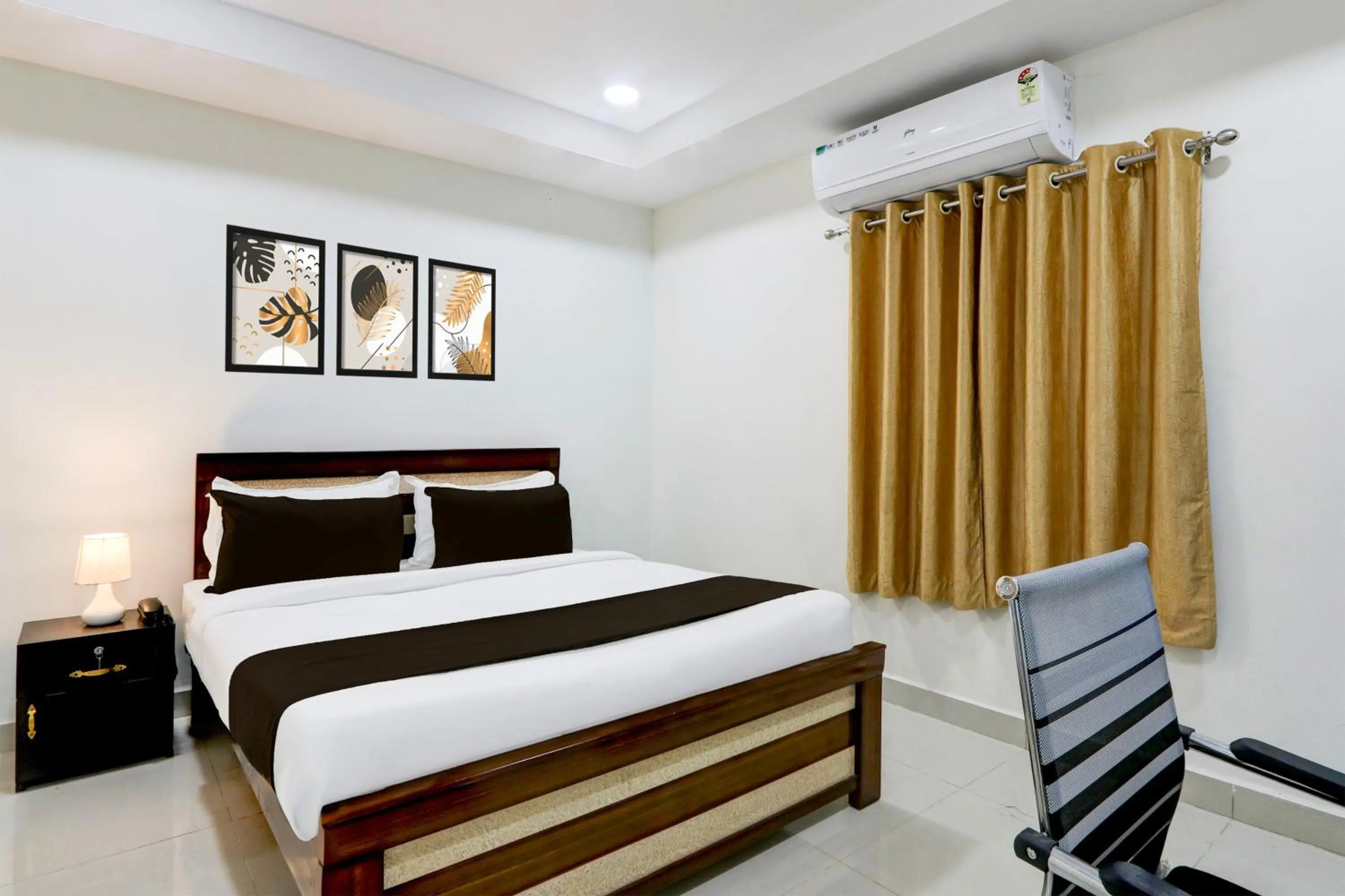 Bedroom, Bed in Super Collection O Madhapur Near Cyber Tower