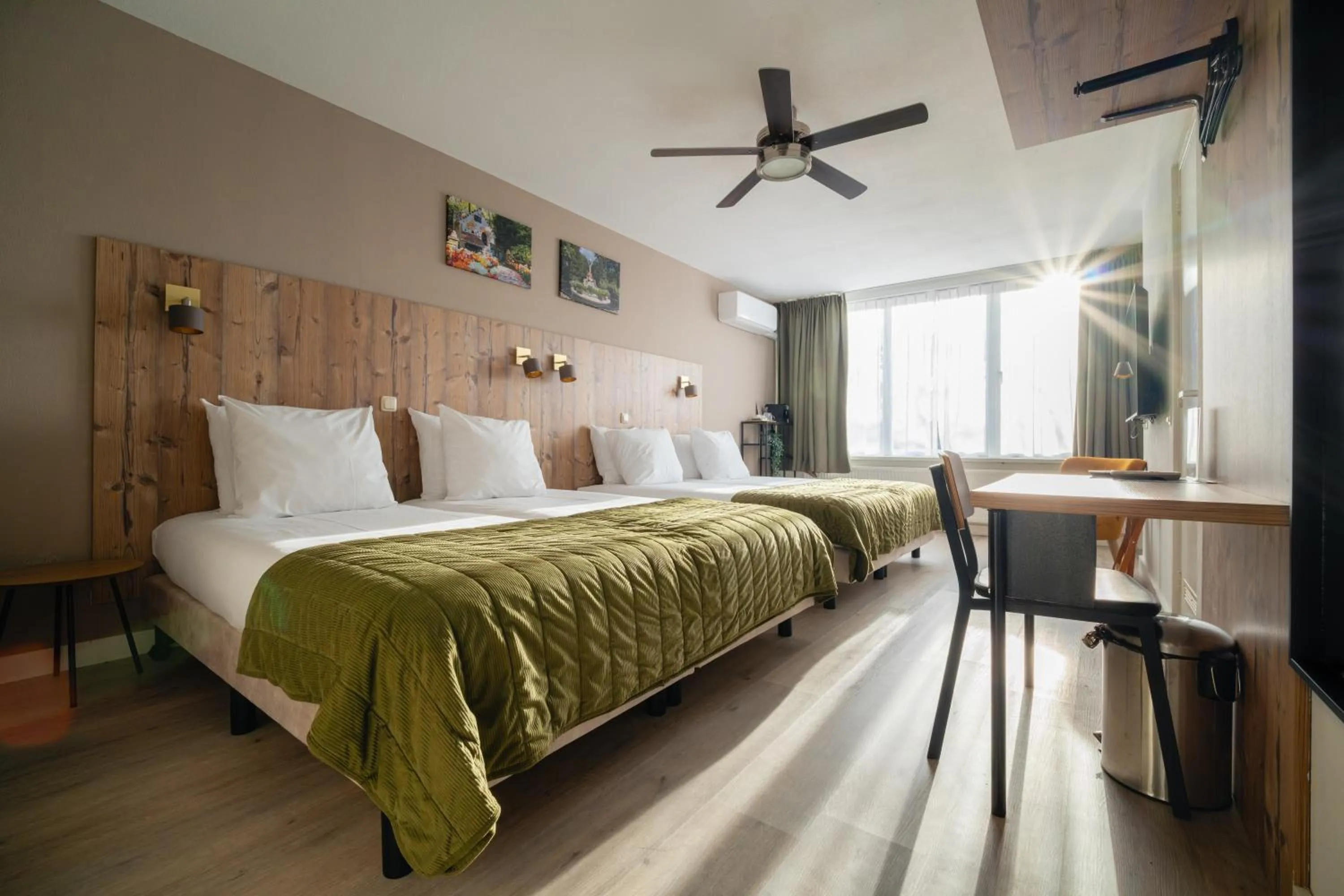 Superior Family Room in Hotel Emilia