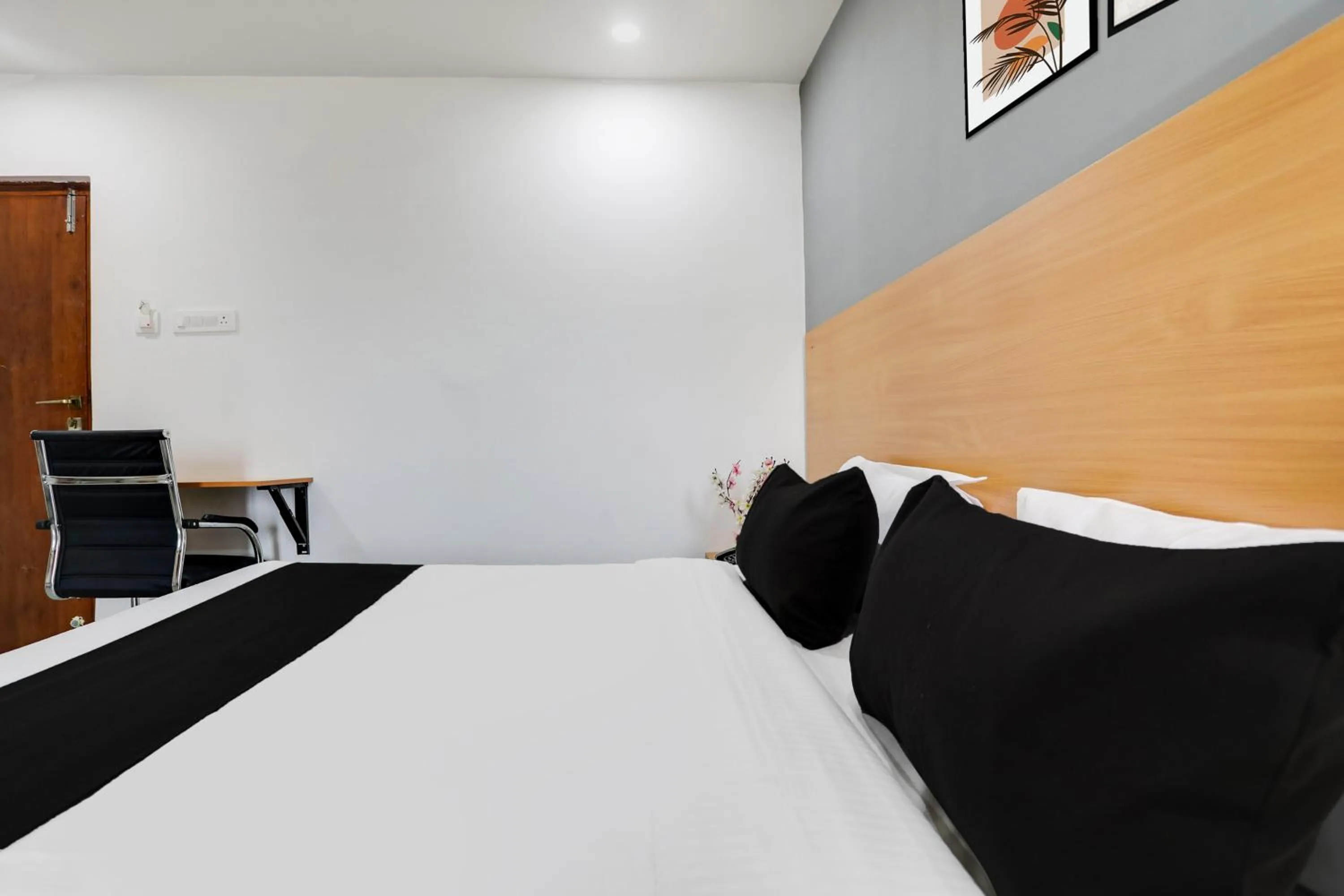 Bedroom, Bed in Super Townhouse Shamshabad Near Airport