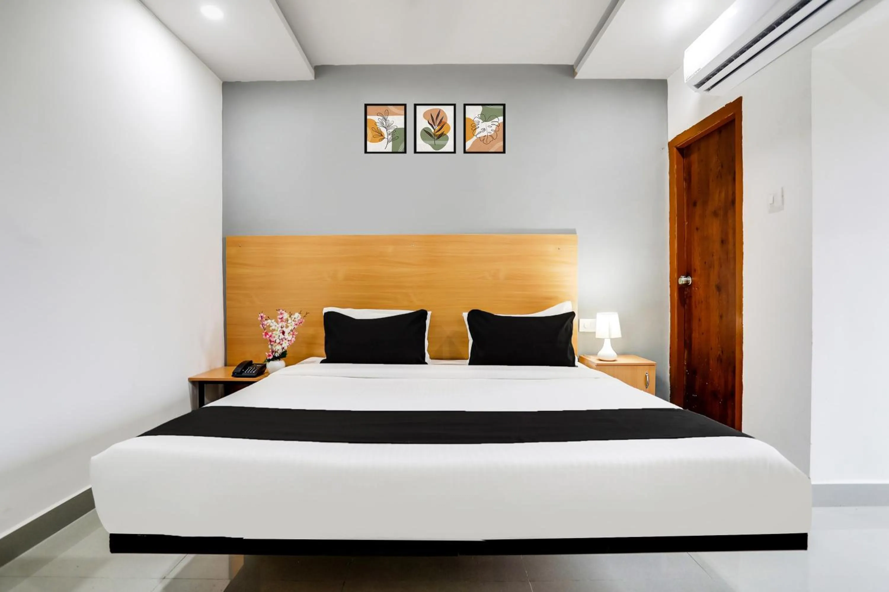Bedroom, Bed in Super Townhouse Shamshabad Near Airport