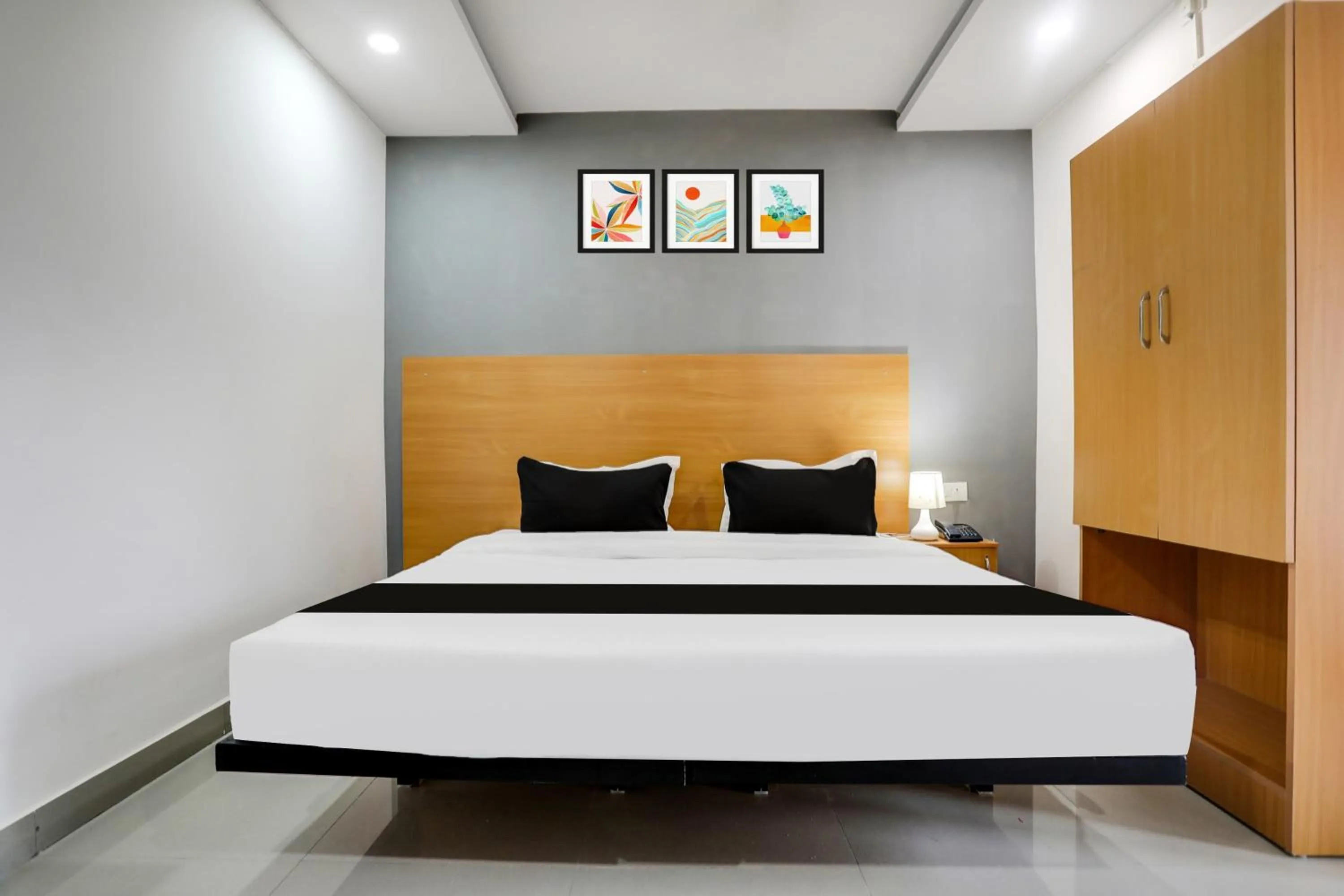 Bedroom, Bed in Super Townhouse Shamshabad Near Airport