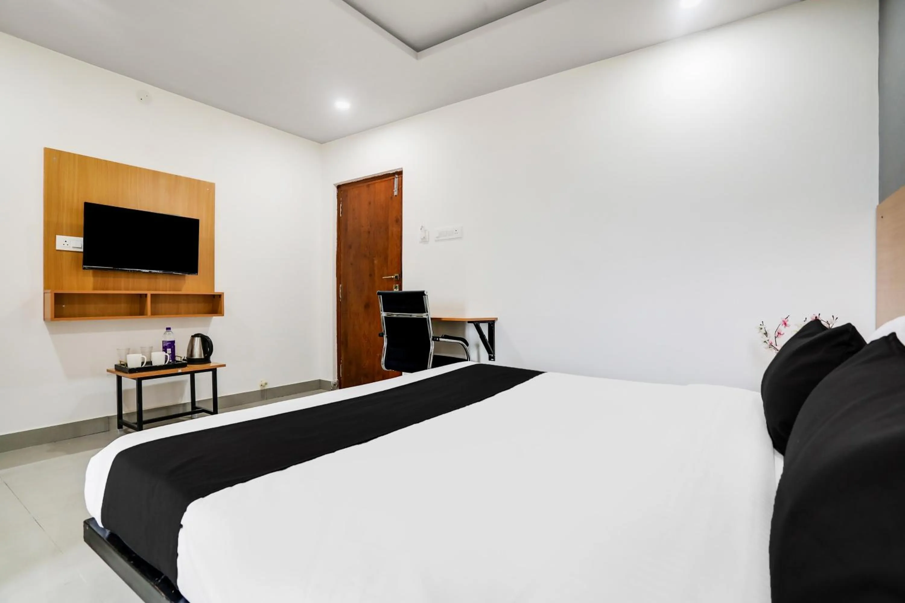 Bedroom, Bed in Super Townhouse Shamshabad Near Airport