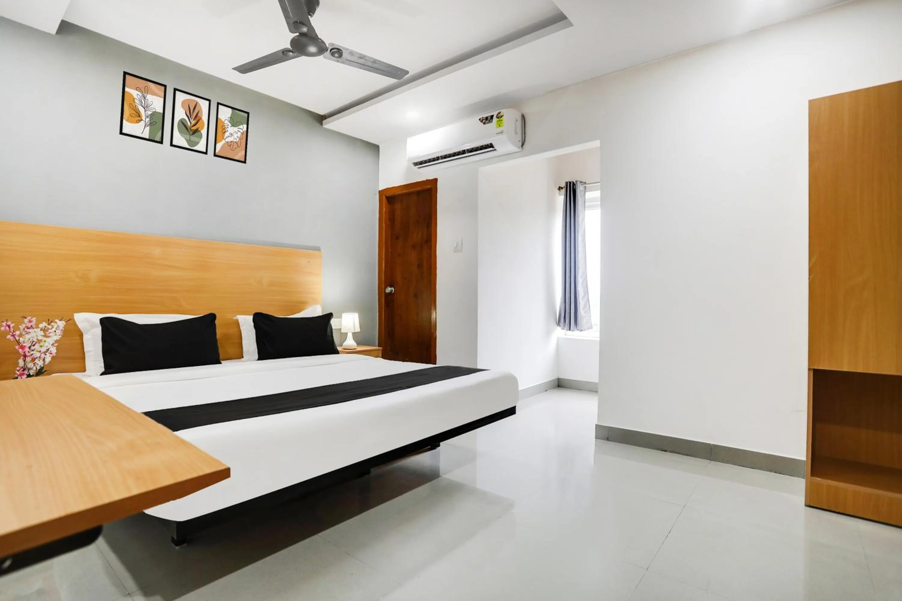 Bedroom, Bed in Super Townhouse Shamshabad Near Airport