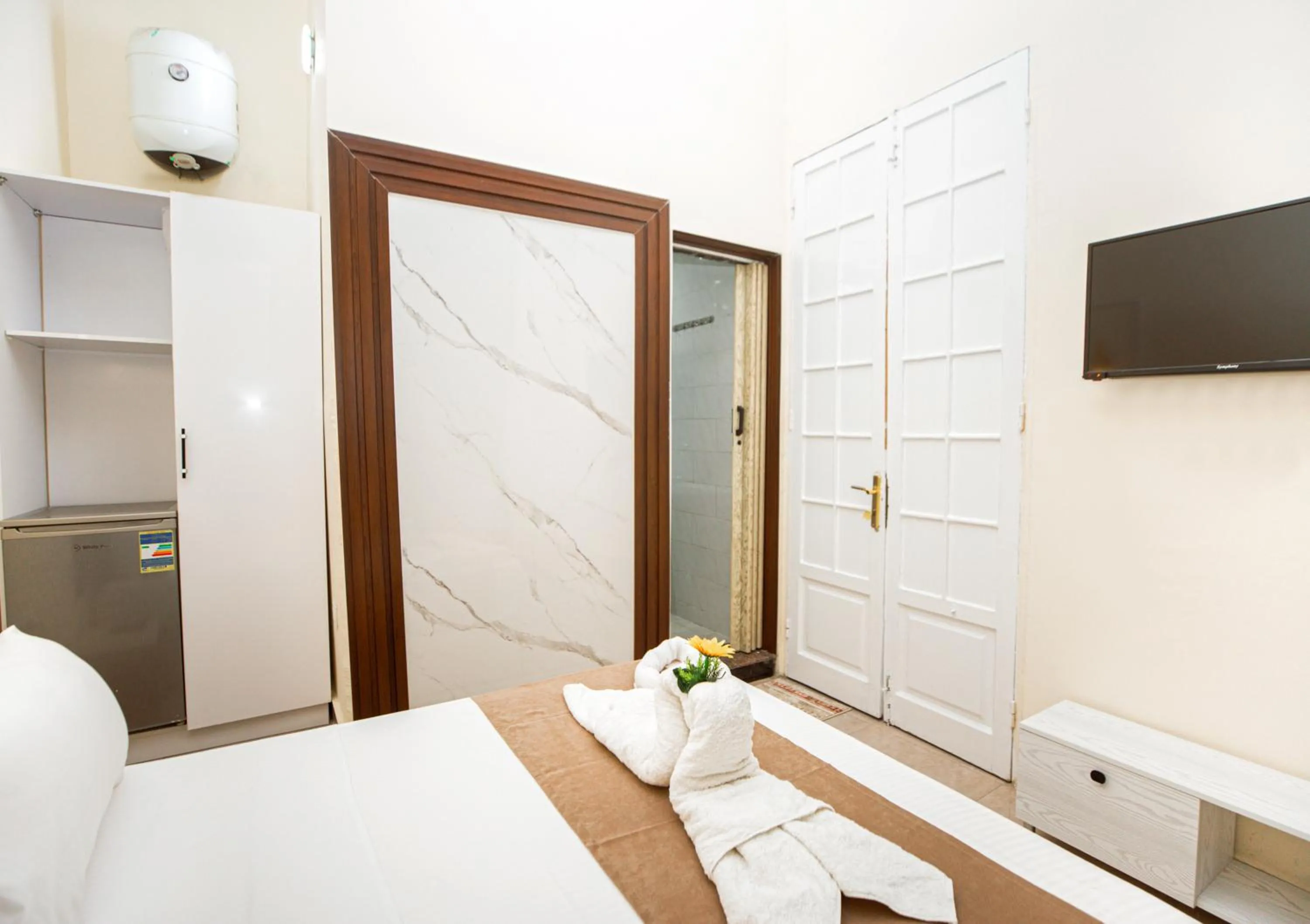 Deluxe King Suite in Downtown Antique Hotel