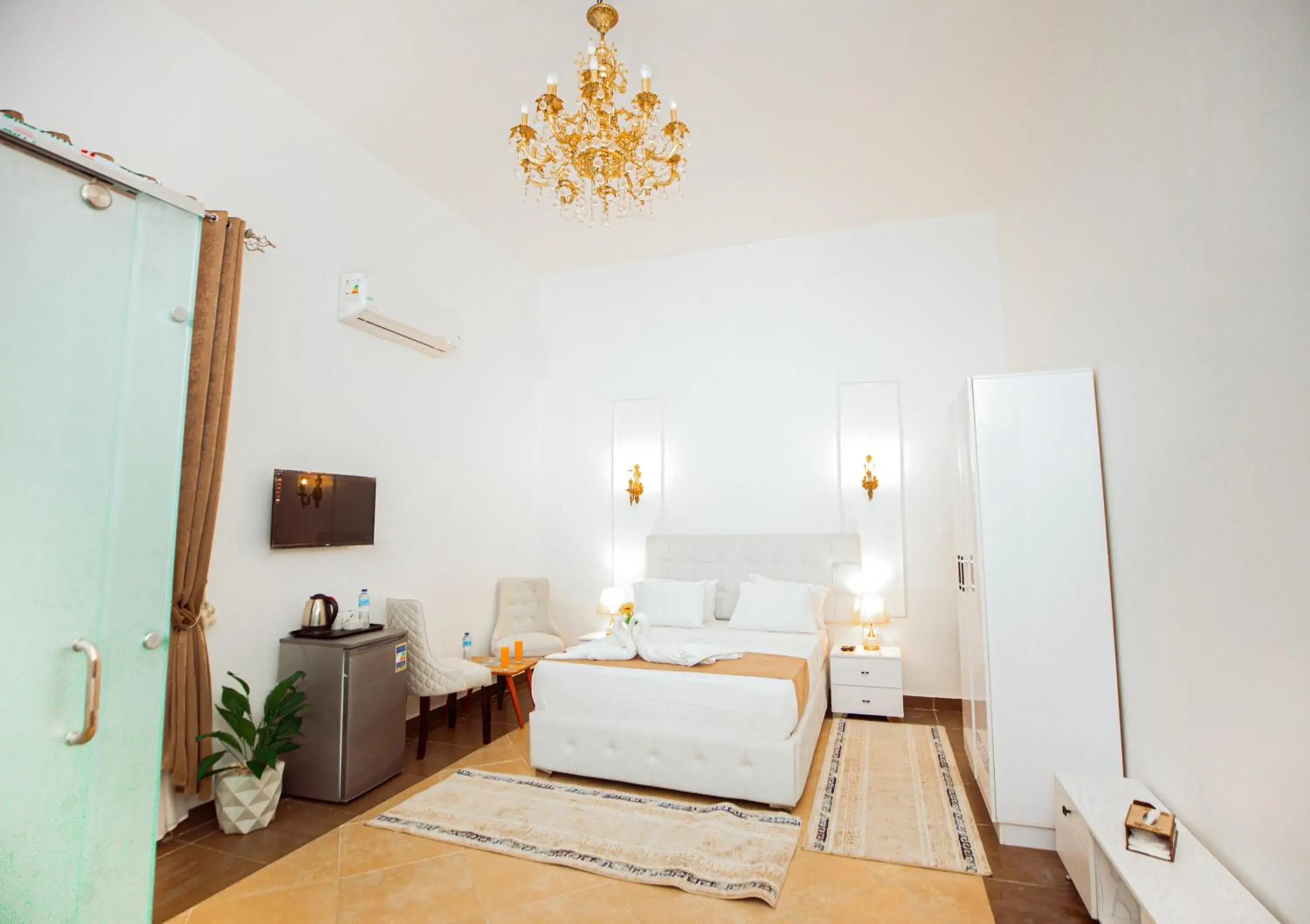 Standard Double or Twin Room in Downtown Antique Hotel Standard Double or Twin Room in Downtown Antique Hotel